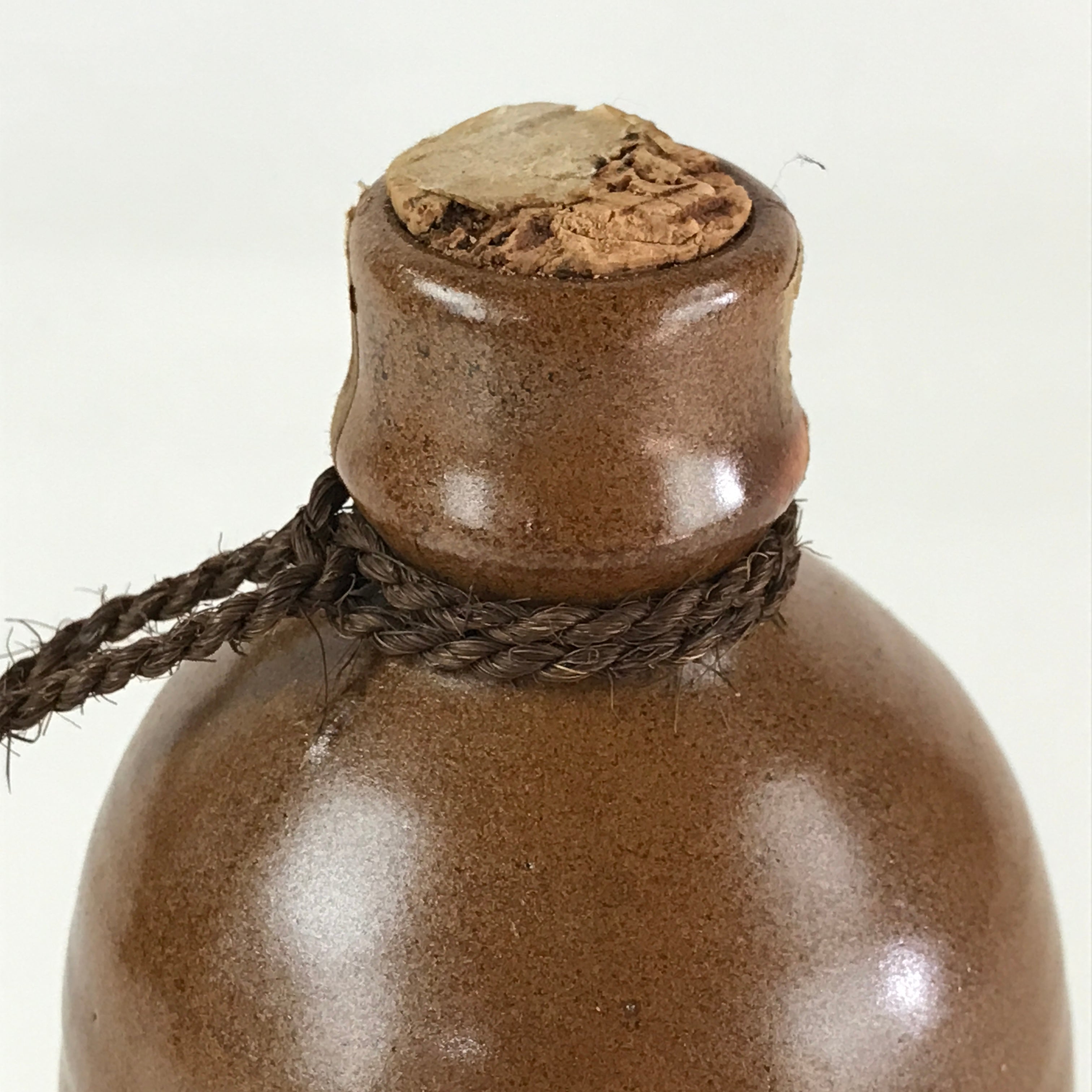 Japanese Ceramic Sake Bottle Vtg Pottery Akita Dewatsuru Brown TS463