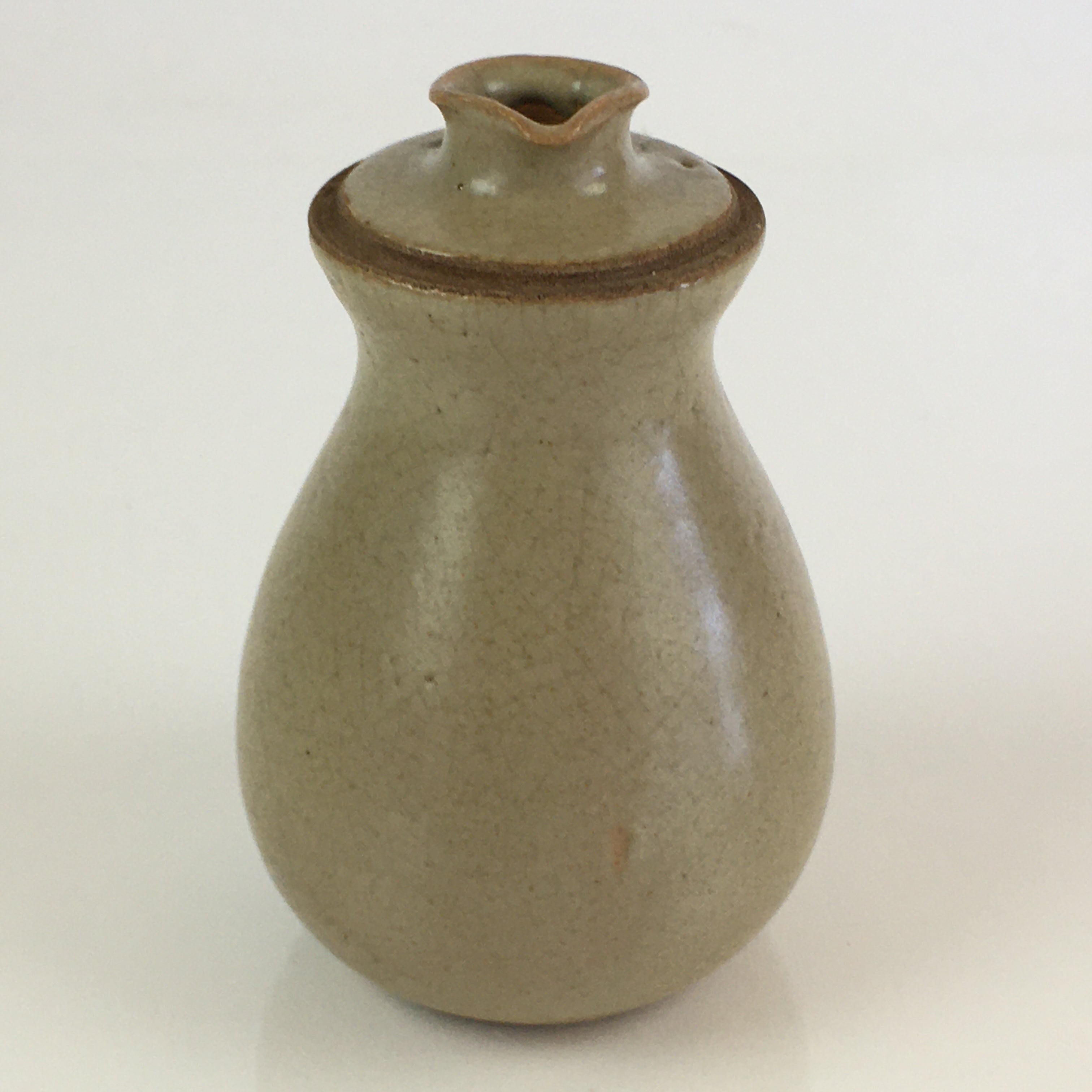 Japanese Ceramic Sake Bottle Vtg Pottery Tokkuri Small Spout Beige TS437