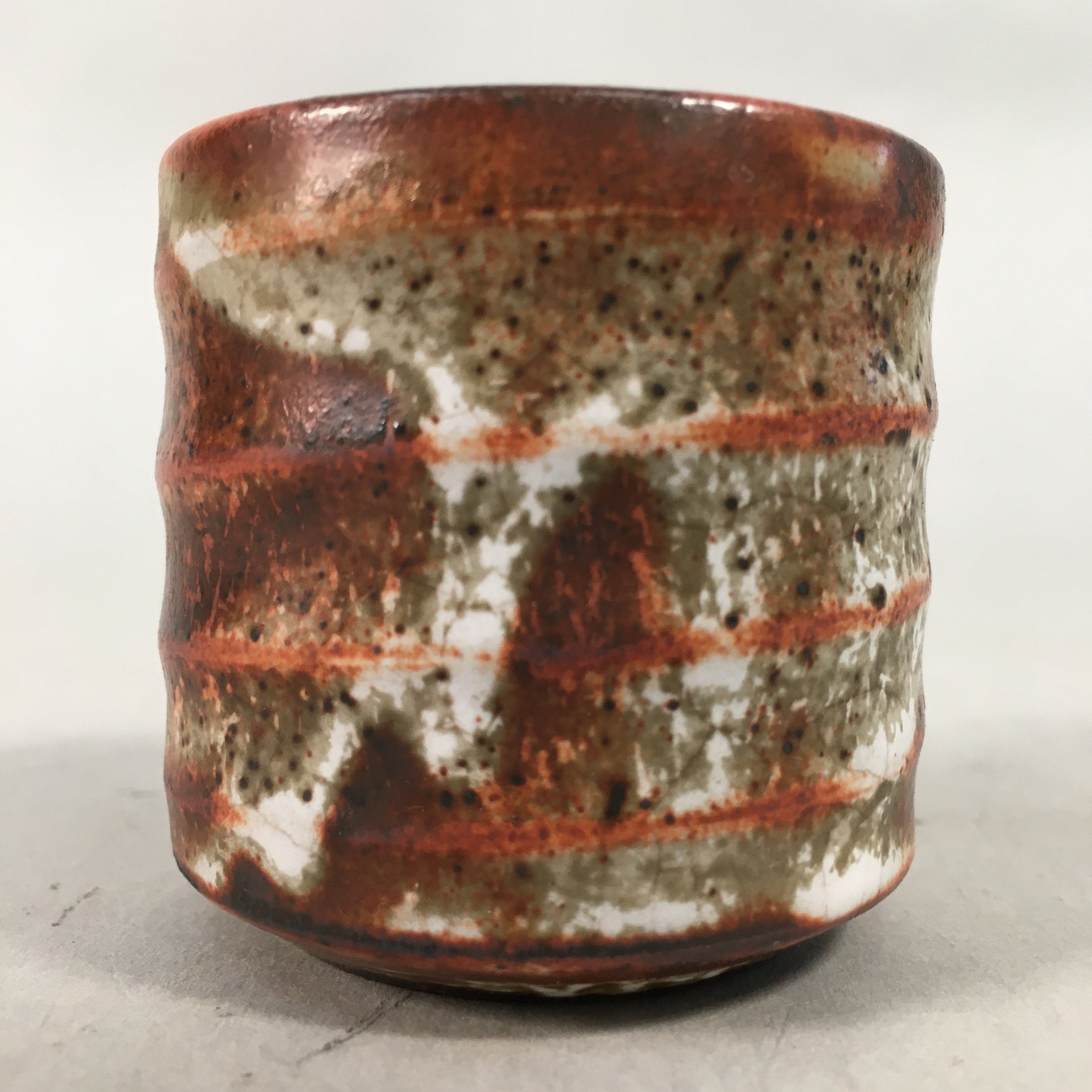 Japanese Ceramic Sake Cup Guinomi Sakazuki Vtg Pottery Brown GU821