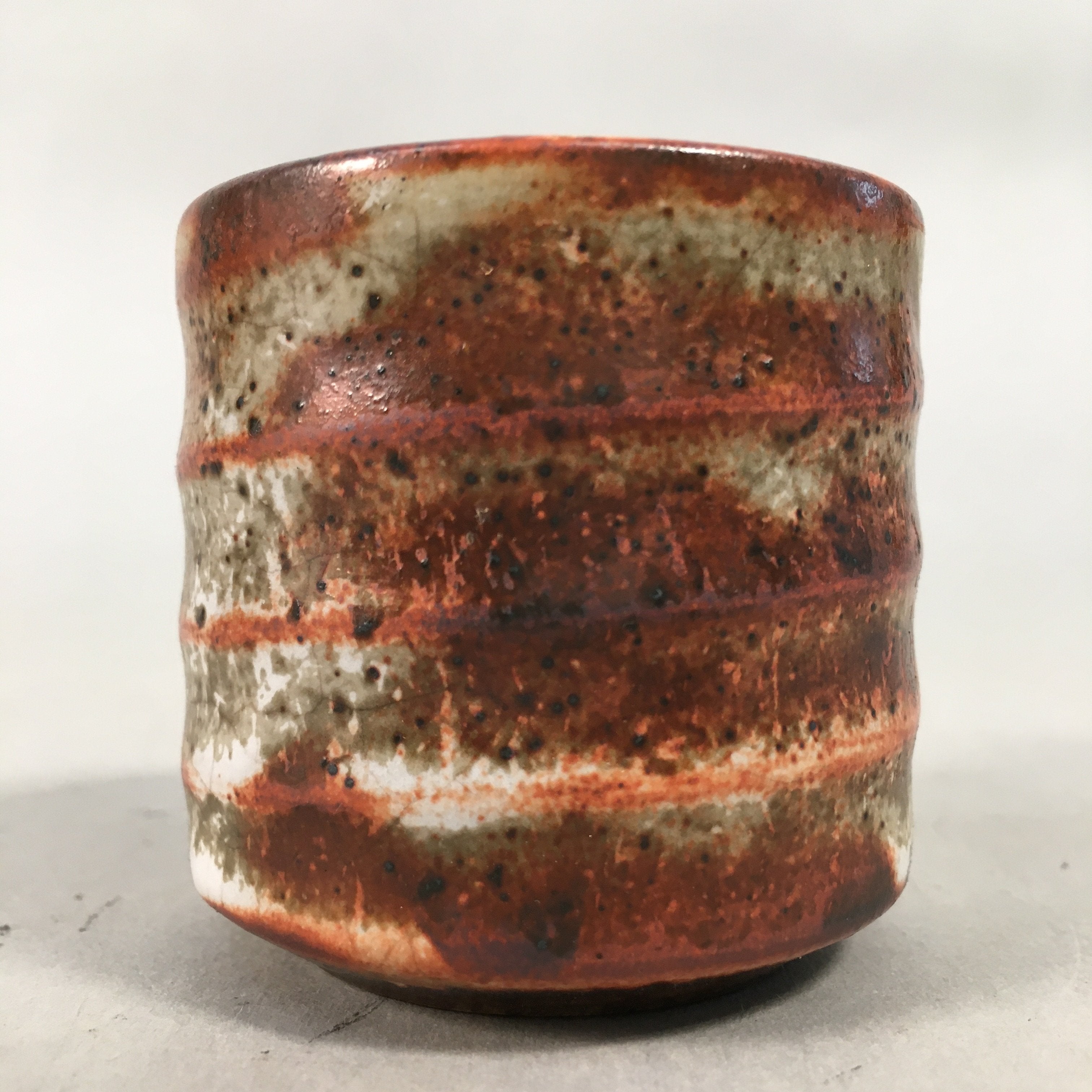 Japanese Ceramic Sake Cup Guinomi Sakazuki Vtg Pottery Brown GU821