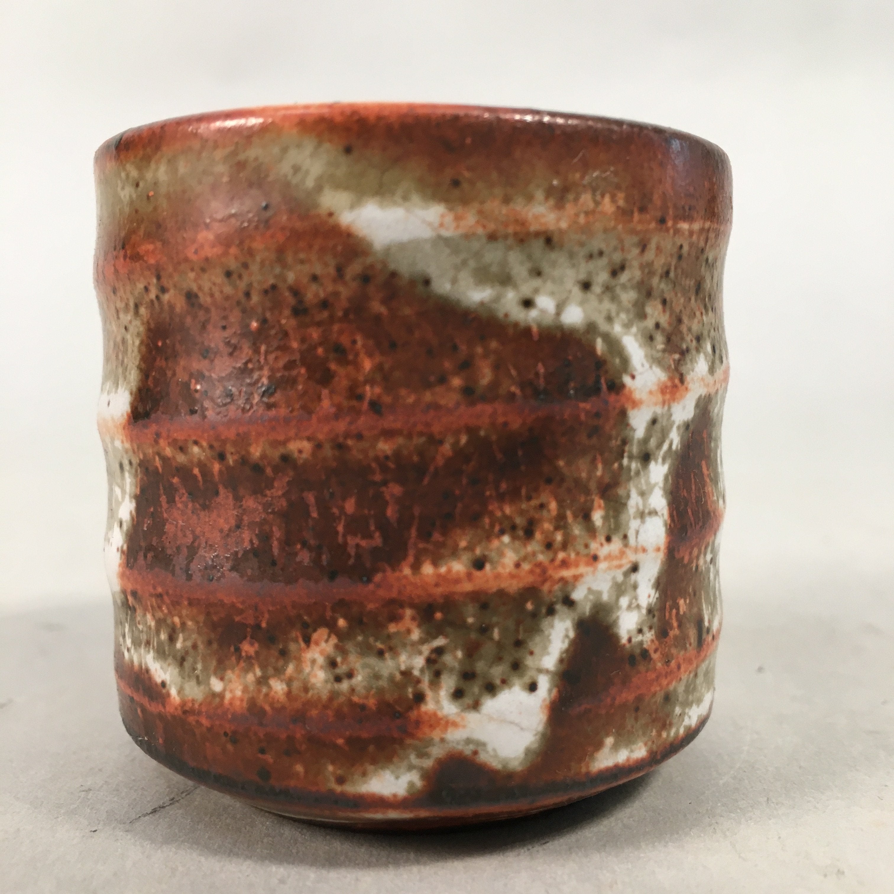 Japanese Ceramic Sake Cup Guinomi Sakazuki Vtg Pottery Brown GU821