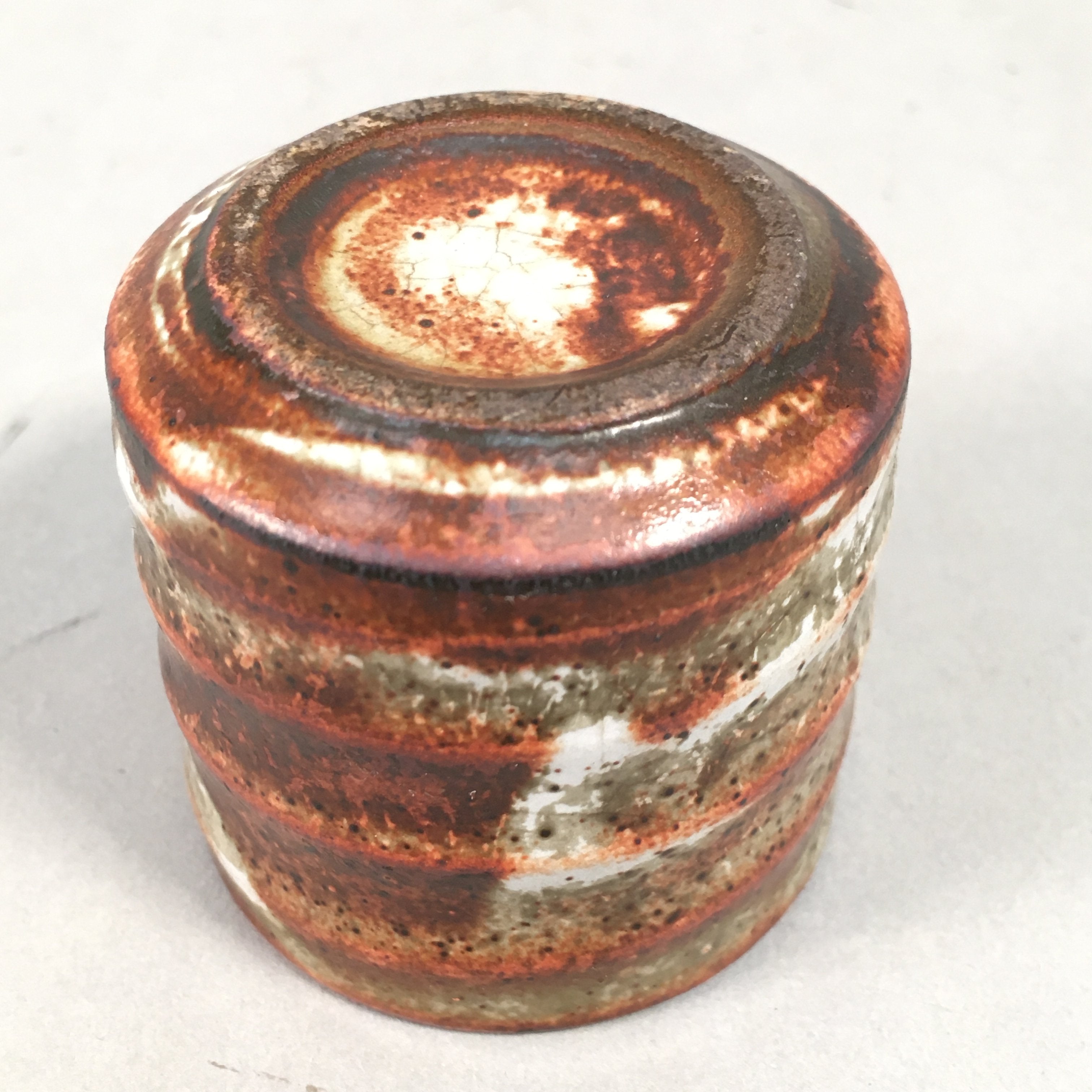 Japanese Ceramic Sake Cup Guinomi Sakazuki Vtg Pottery Brown GU821
