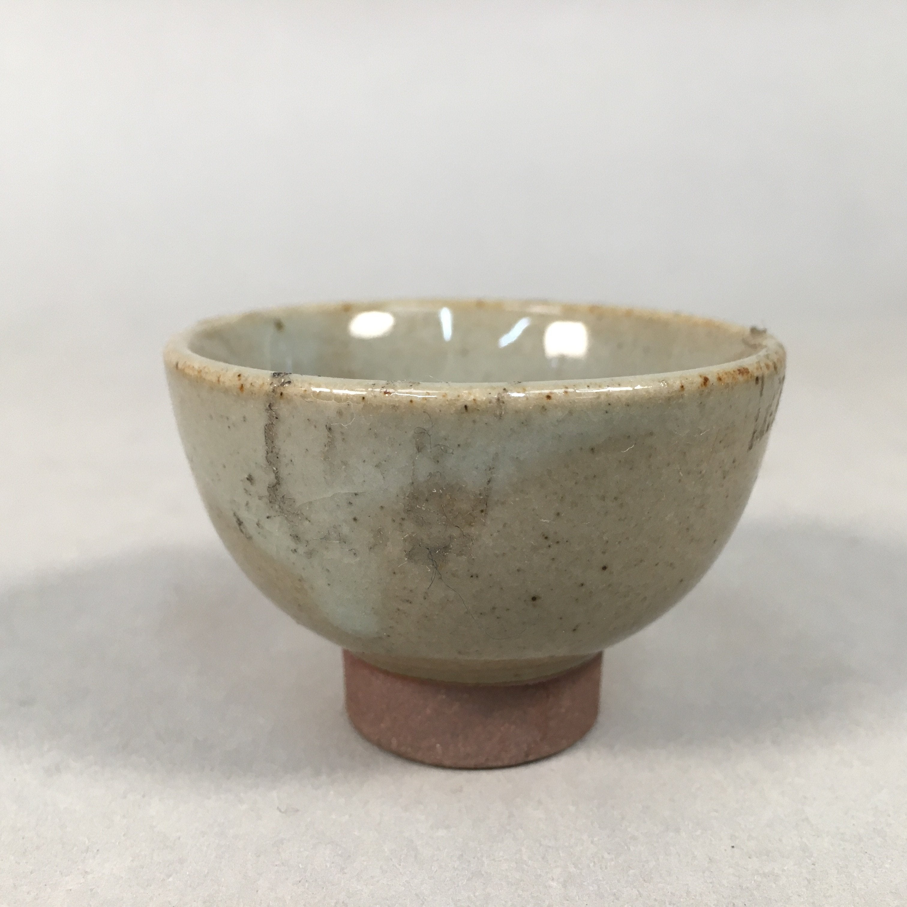 Japanese Ceramic Sake Cup Guinomi Sakazuki Vtg Pottery Gray Crackle GU878