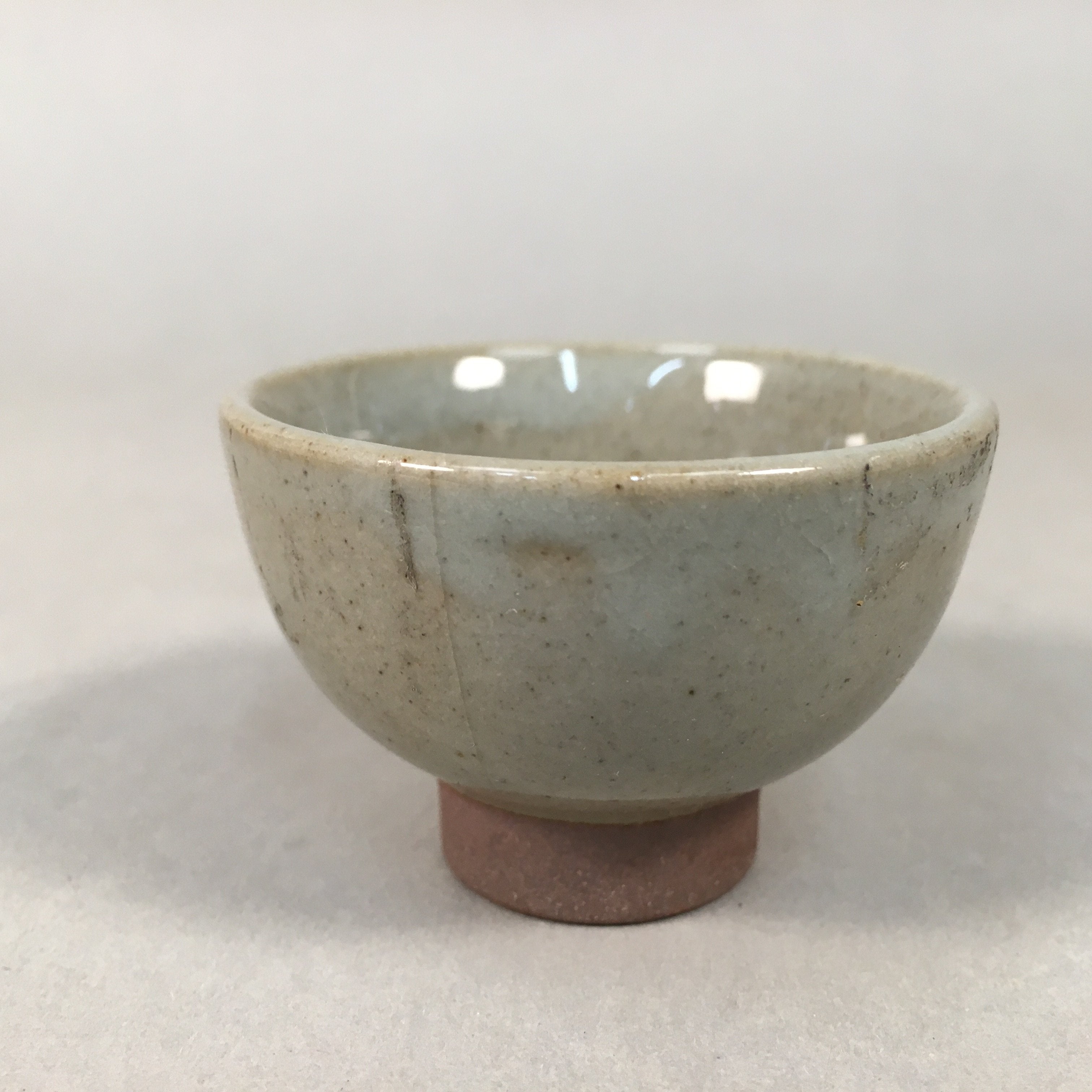 Japanese Ceramic Sake Cup Guinomi Sakazuki Vtg Pottery Gray Crackle GU879