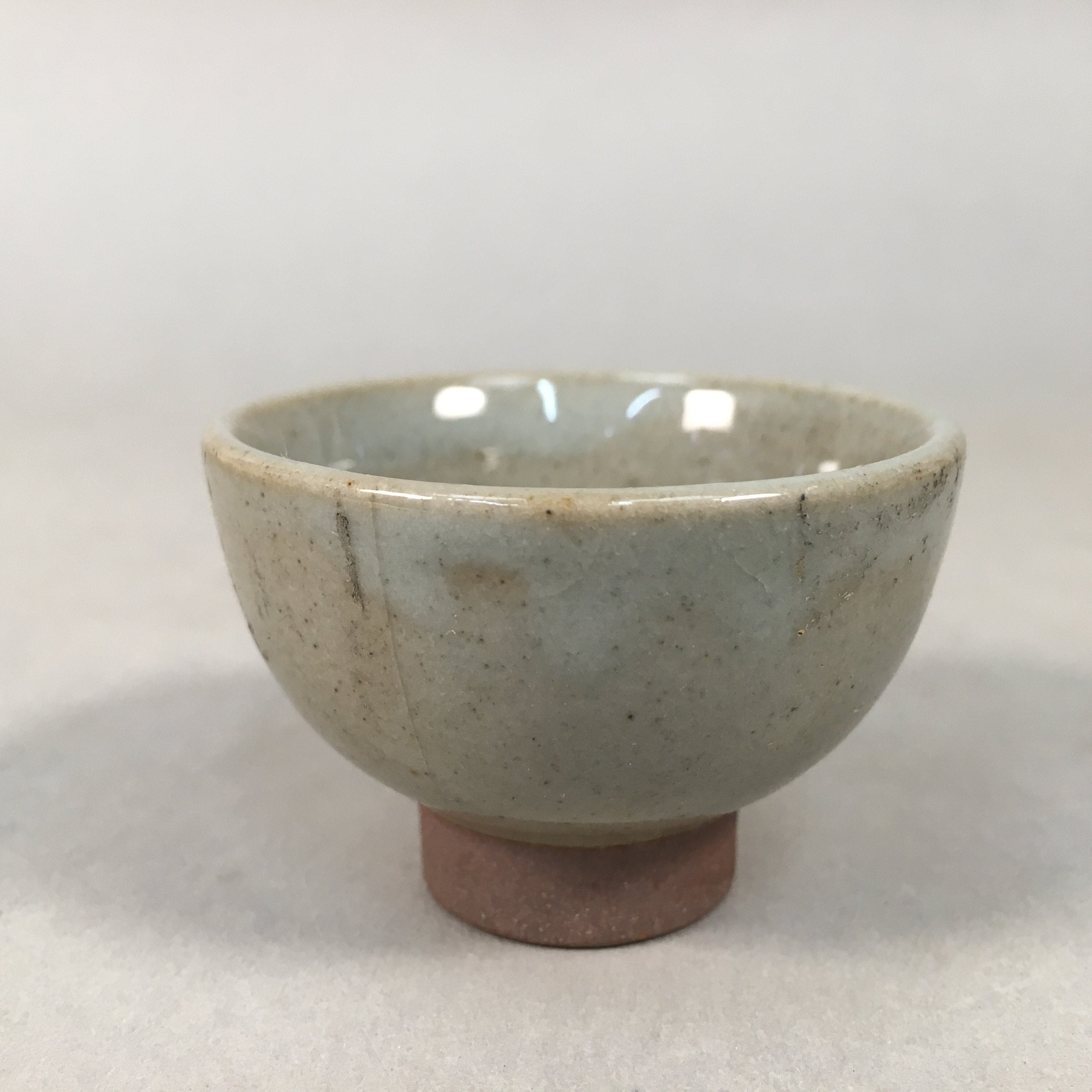 Japanese Ceramic Sake Cup Guinomi Sakazuki Vtg Pottery Gray Crackle GU879