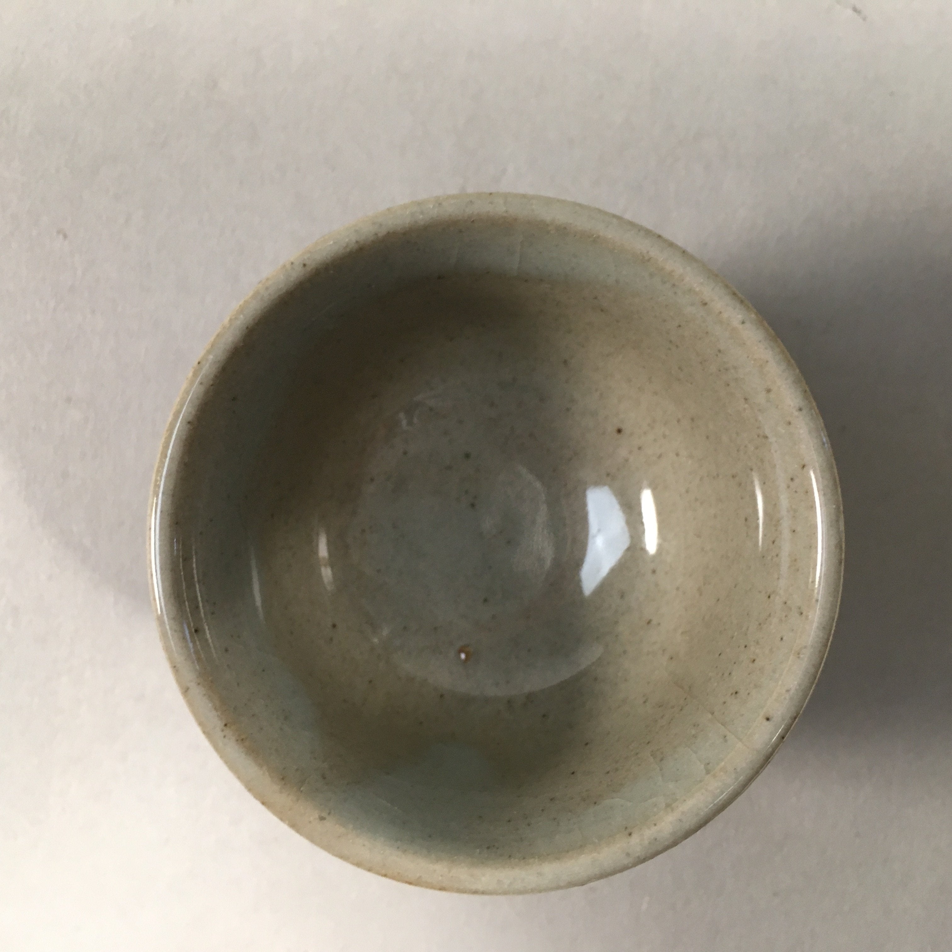 Japanese Ceramic Sake Cup Guinomi Sakazuki Vtg Pottery Gray Crackle GU879