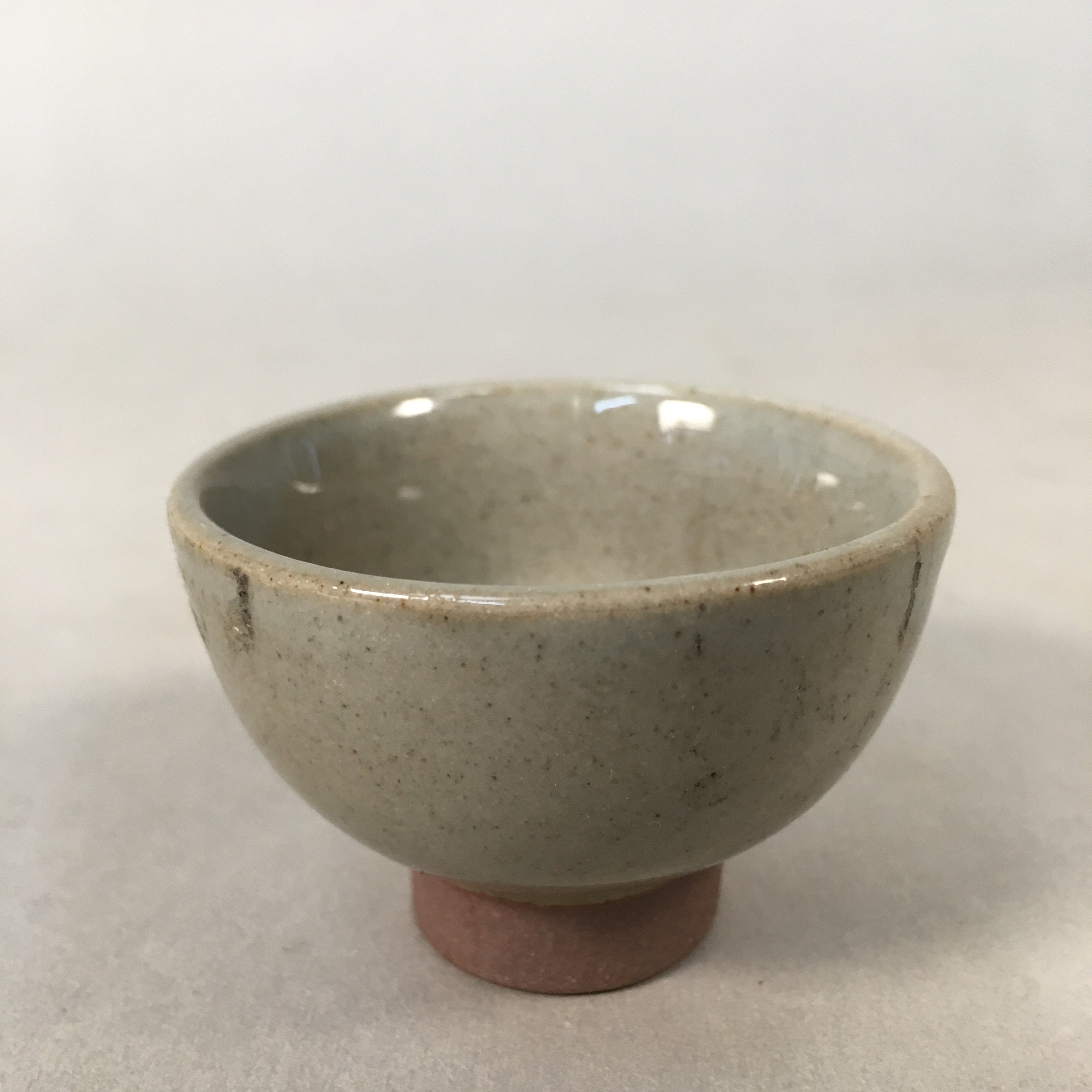 Japanese Ceramic Sake Cup Guinomi Sakazuki Vtg Pottery Gray Crackle GU879