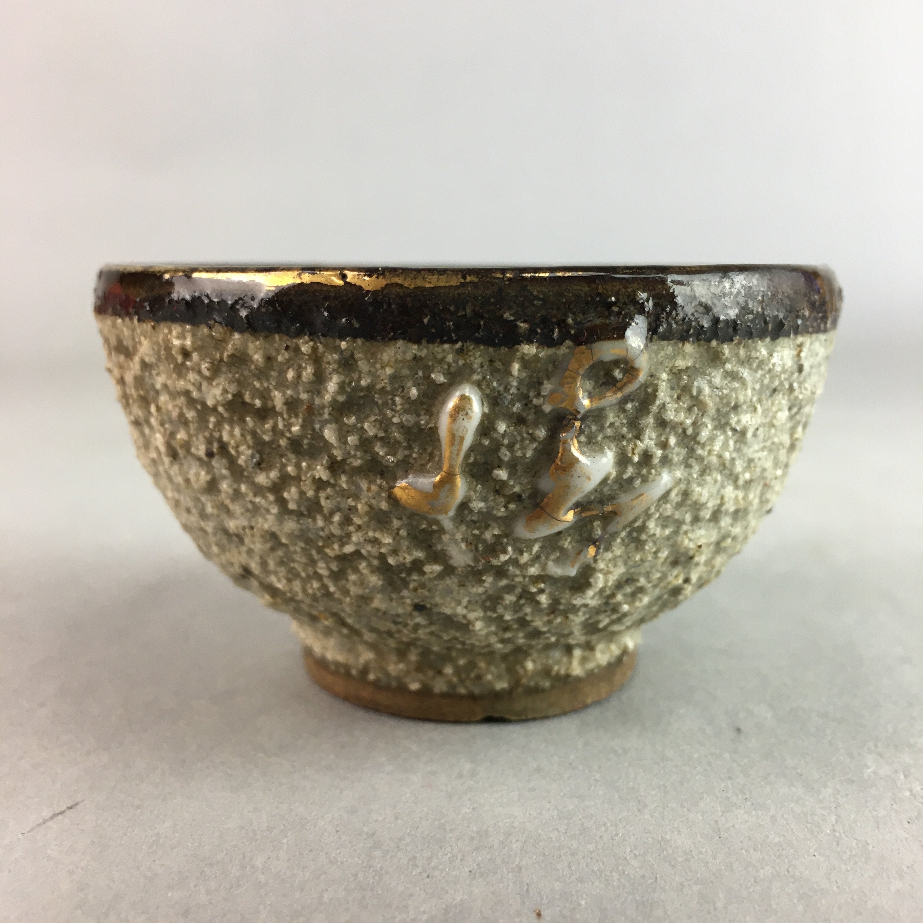 Japanese Ceramic Sake Cup Guinomi Sakazuki Vtg Pottery Gray Rough Crackle GU735