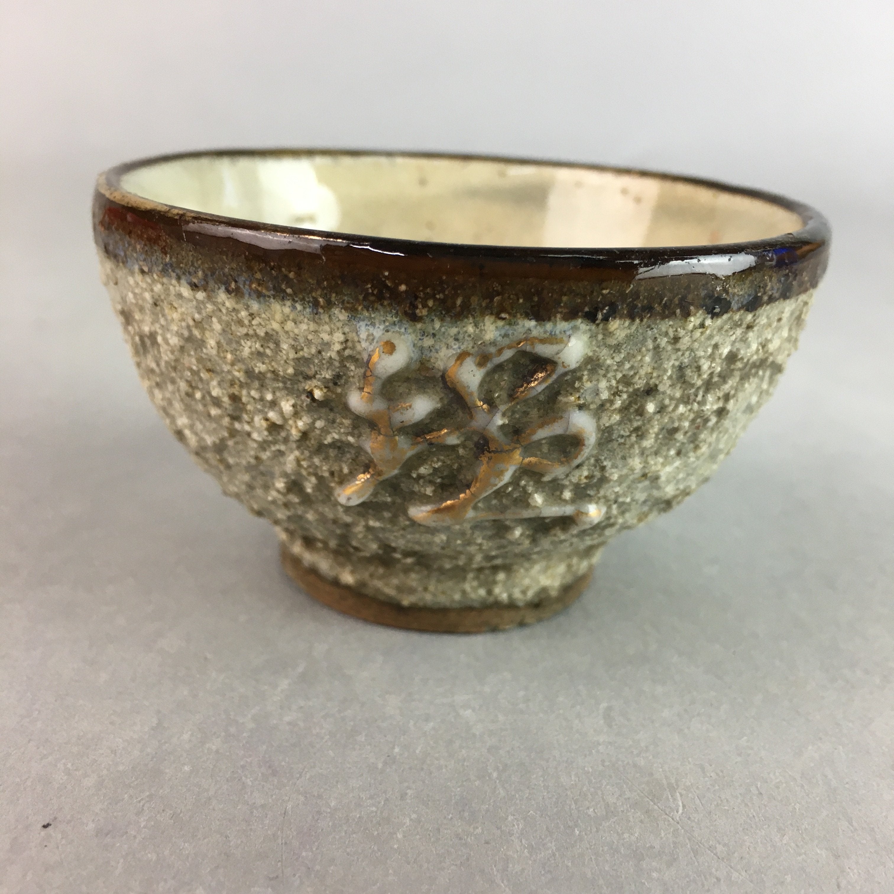 Japanese Ceramic Sake Cup Guinomi Sakazuki Vtg Pottery Gray Rough Crackle GU735