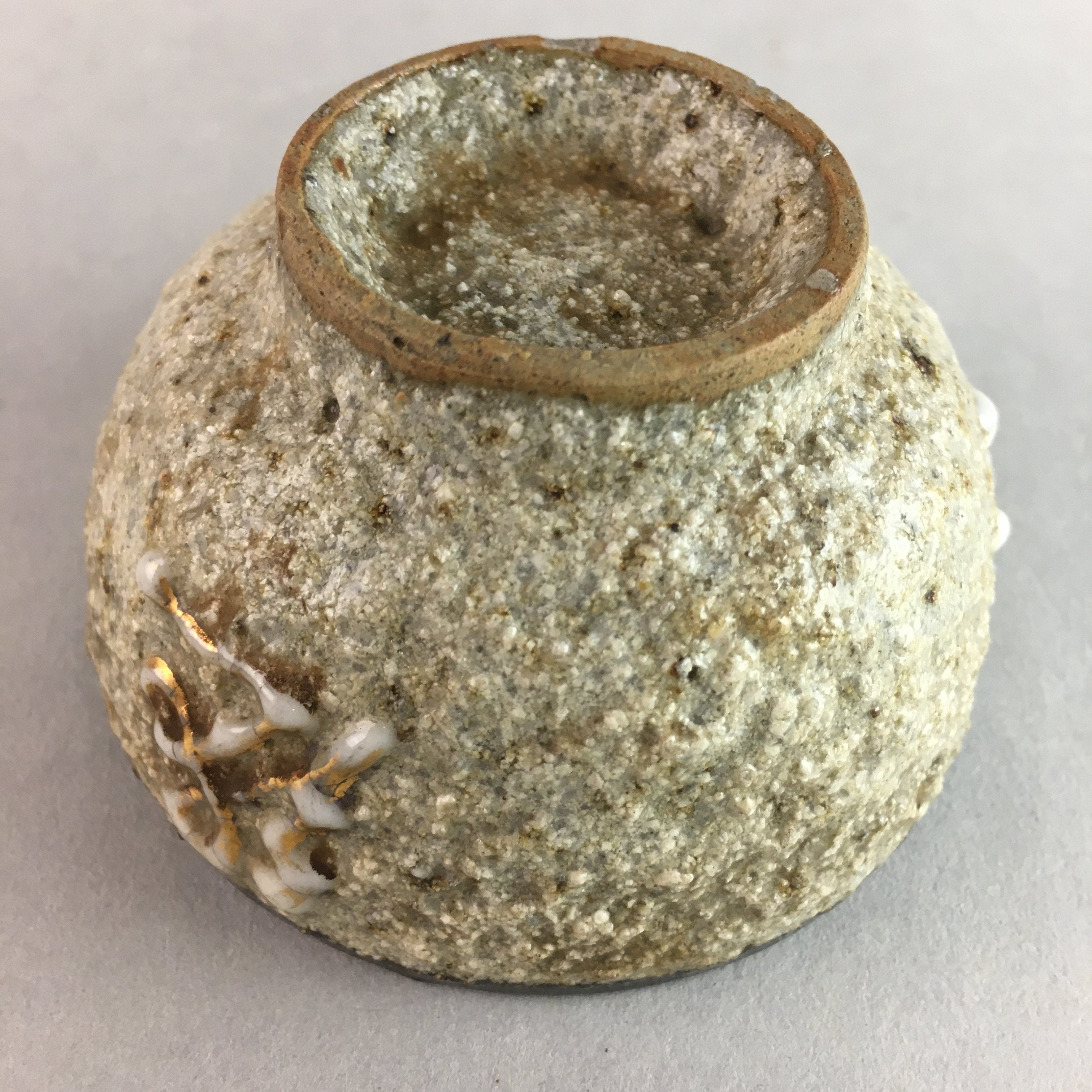 Japanese Ceramic Sake Cup Guinomi Sakazuki Vtg Pottery Gray Rough Crackle GU737