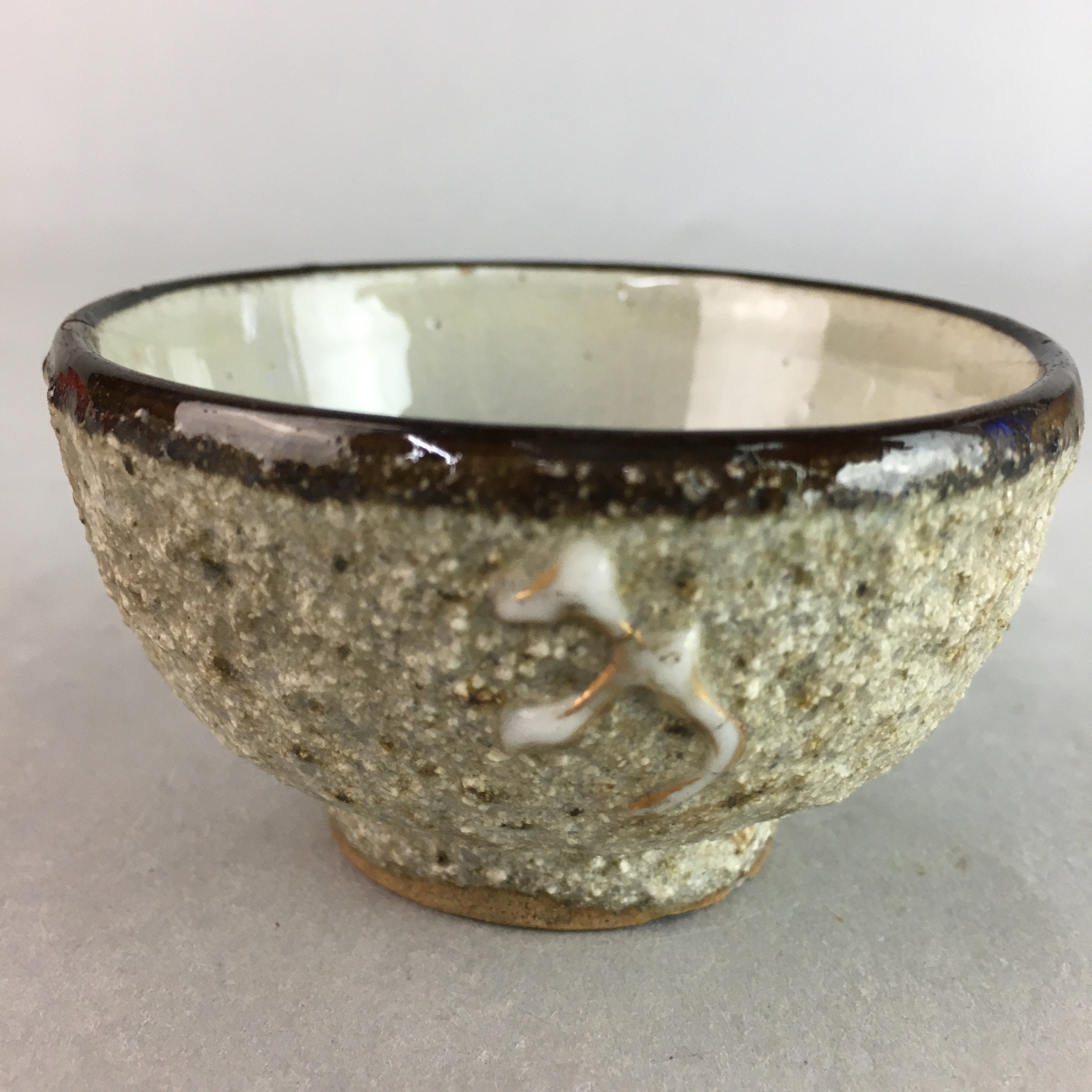 Japanese Ceramic Sake Cup Guinomi Sakazuki Vtg Pottery Gray Rough Crackle GU737