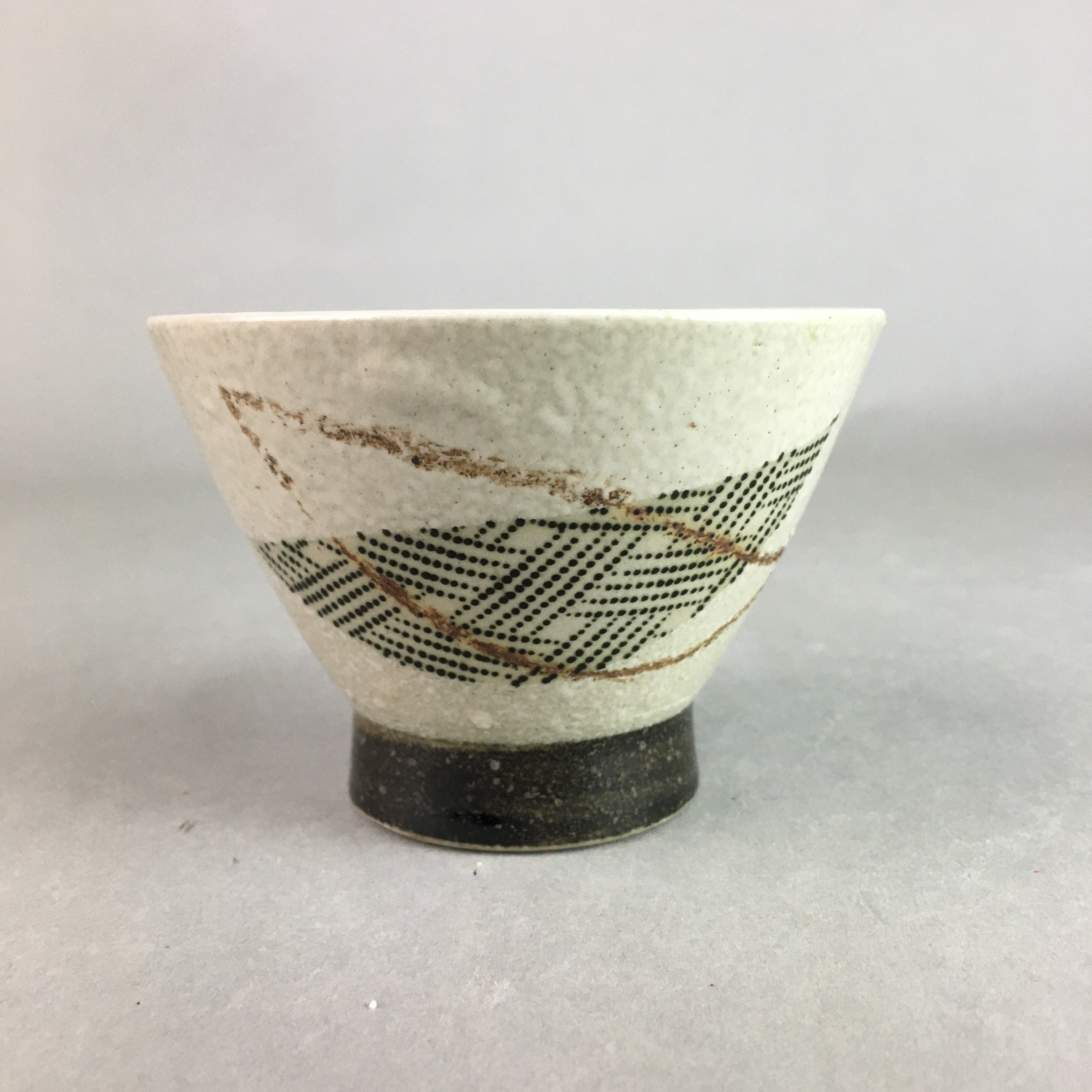 Japanese Ceramic Sake Cup Guinomi Sakazuki Vtg Pottery Leaf Design TC156