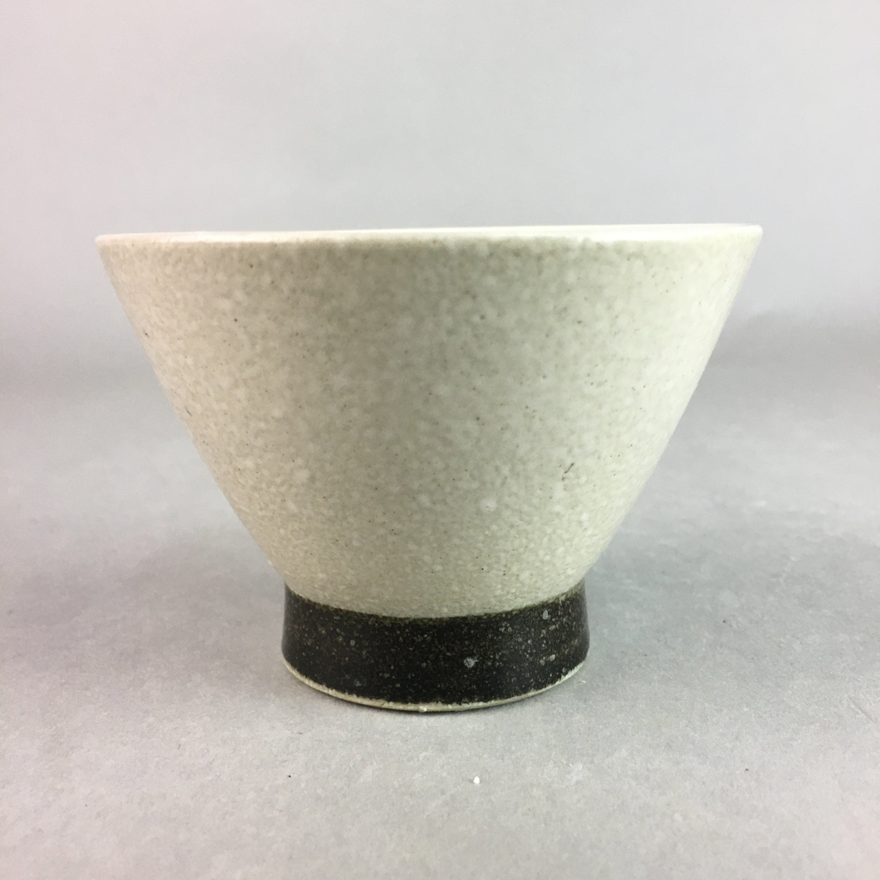 Japanese Ceramic Sake Cup Guinomi Sakazuki Vtg Pottery Leaf Design TC156