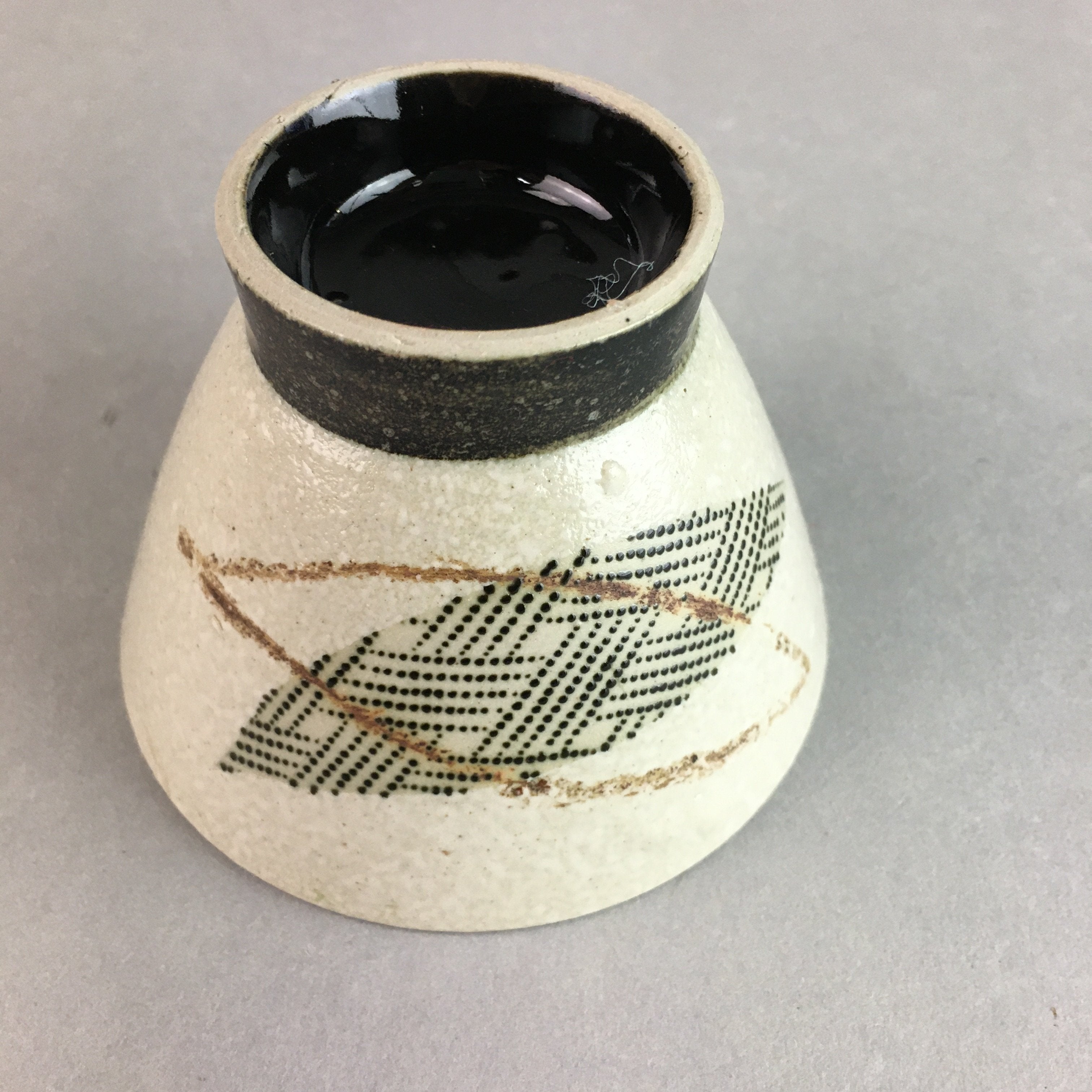 Japanese Ceramic Sake Cup Guinomi Sakazuki Vtg Pottery Leaf Design TC156