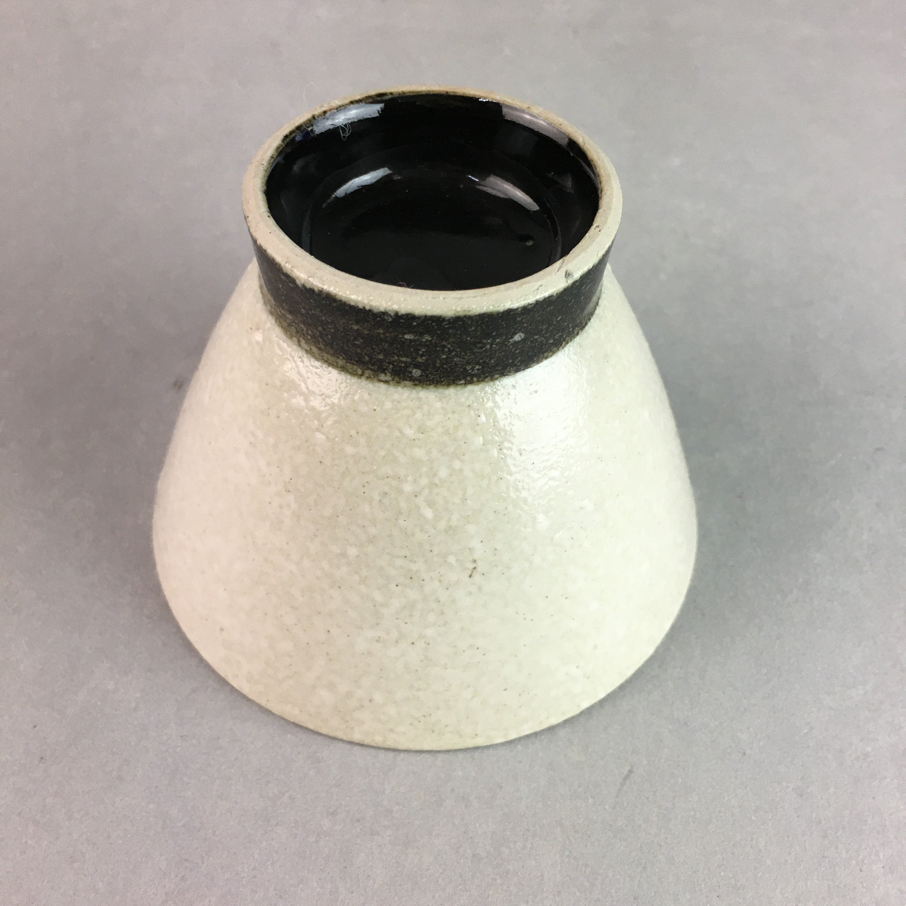 Japanese Ceramic Sake Cup Guinomi Sakazuki Vtg Pottery Leaf Design TC156