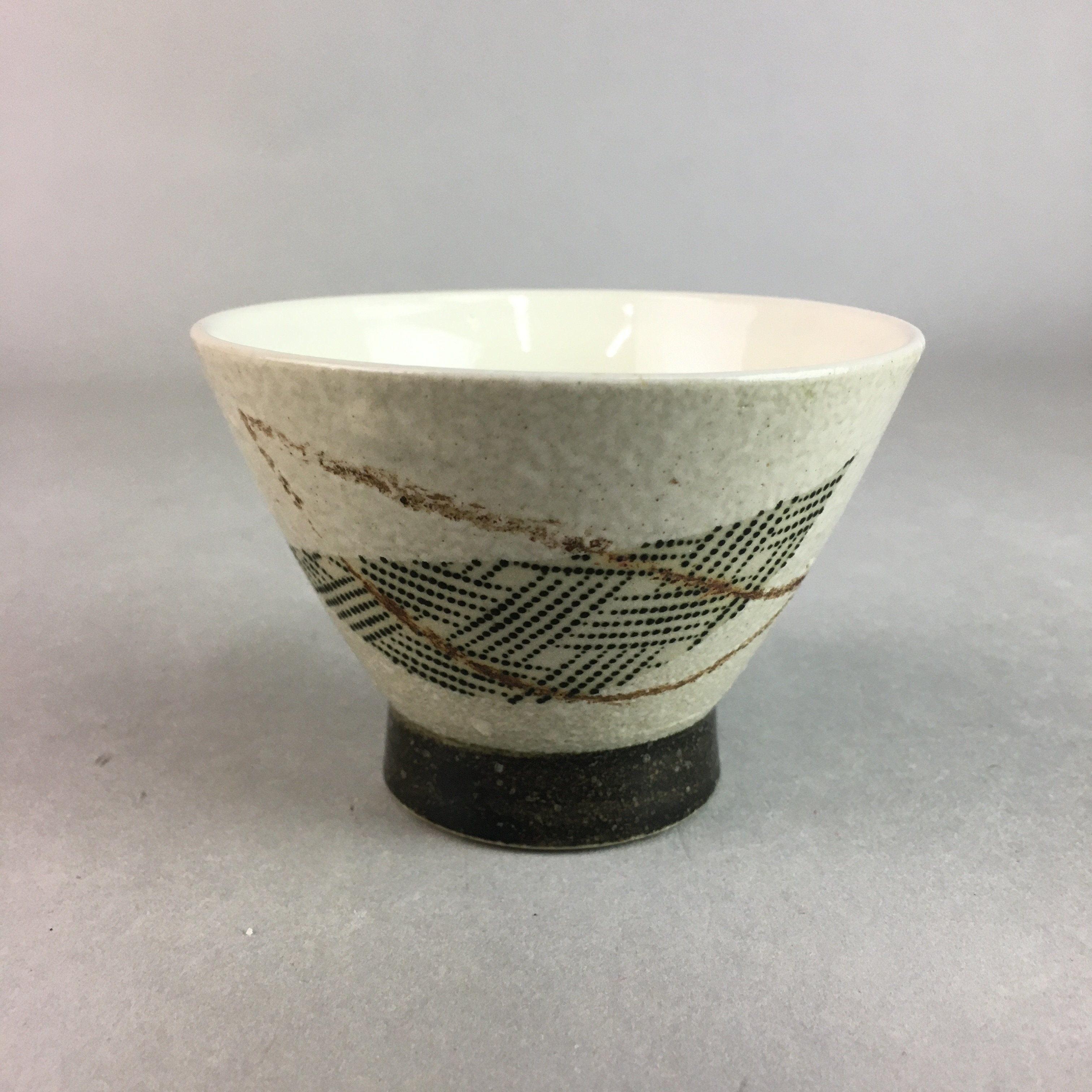 Japanese Ceramic Sake Cup Guinomi Sakazuki Vtg Pottery Leaf Design TC156
