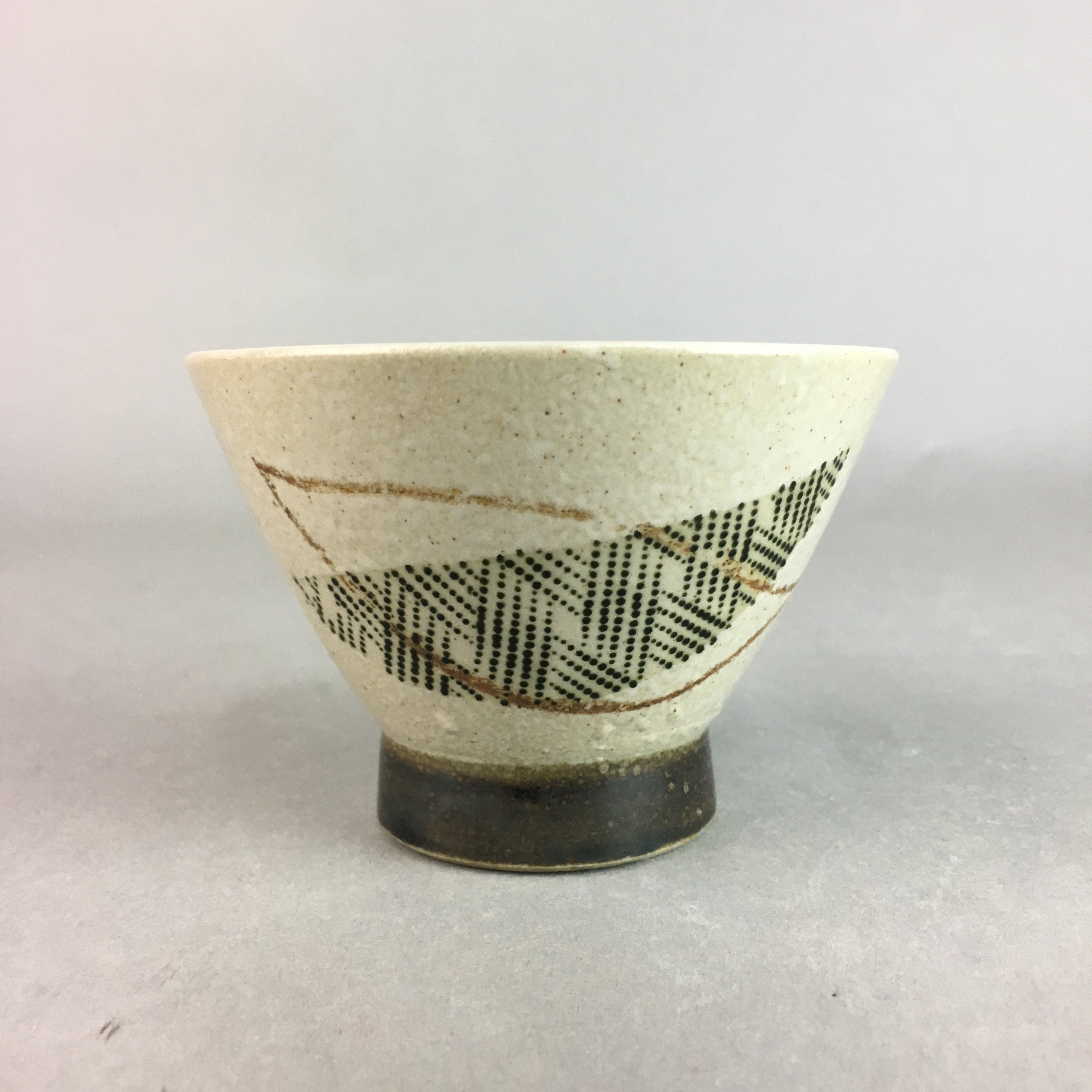 Japanese Ceramic Sake Cup Guinomi Sakazuki Vtg Pottery Leaf Design TC157