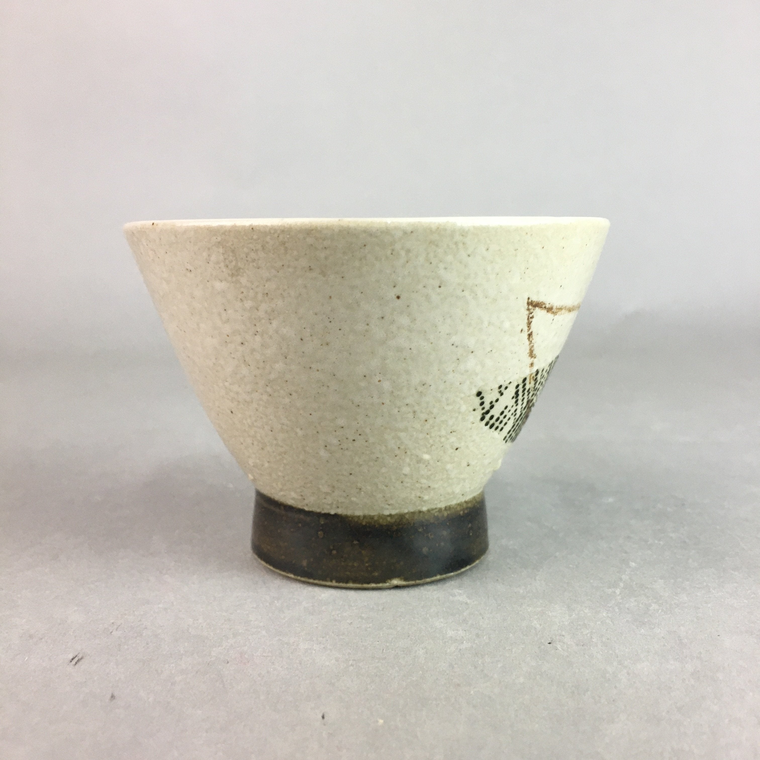 Japanese Ceramic Sake Cup Guinomi Sakazuki Vtg Pottery Leaf Design TC157