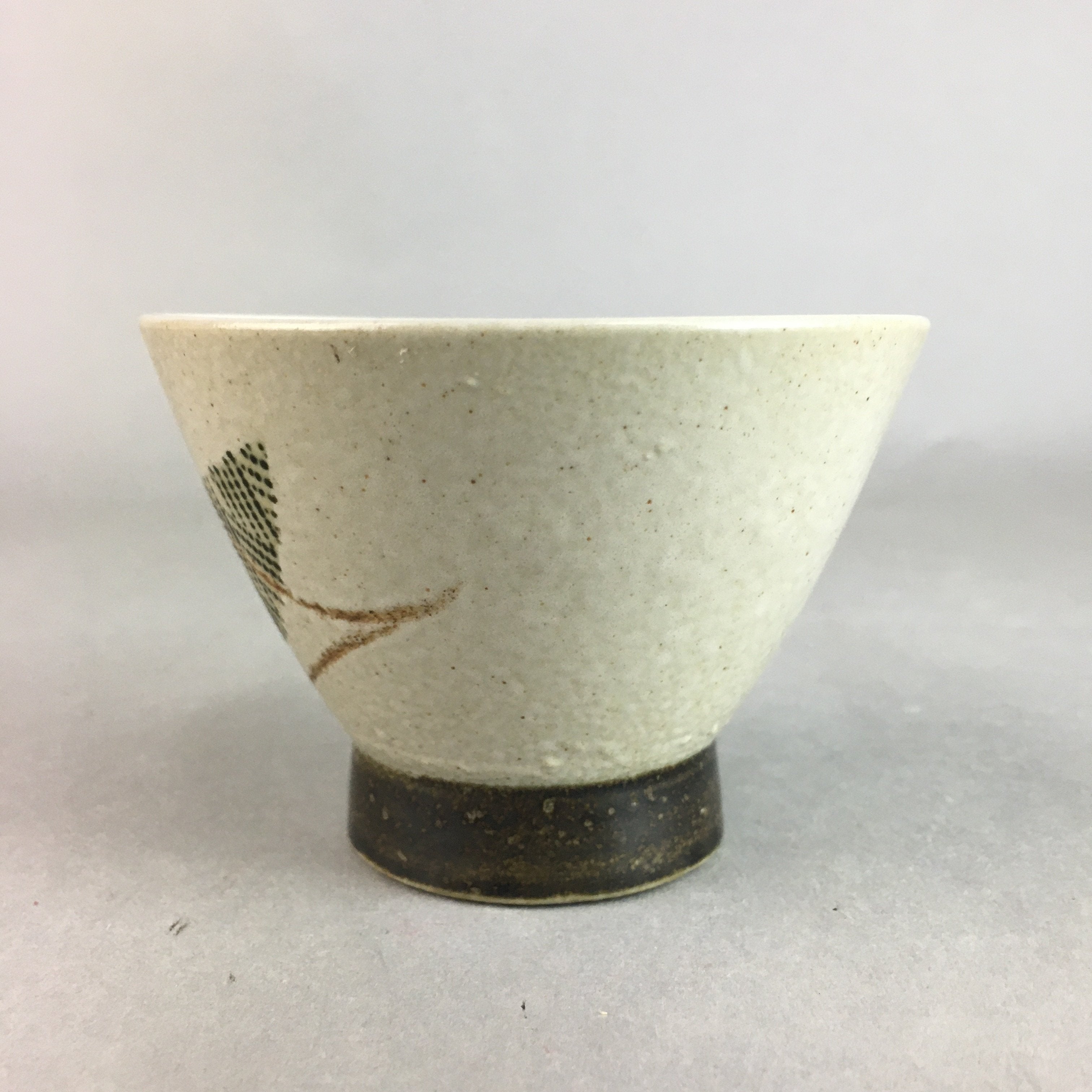 Japanese Ceramic Sake Cup Guinomi Sakazuki Vtg Pottery Leaf Design TC157