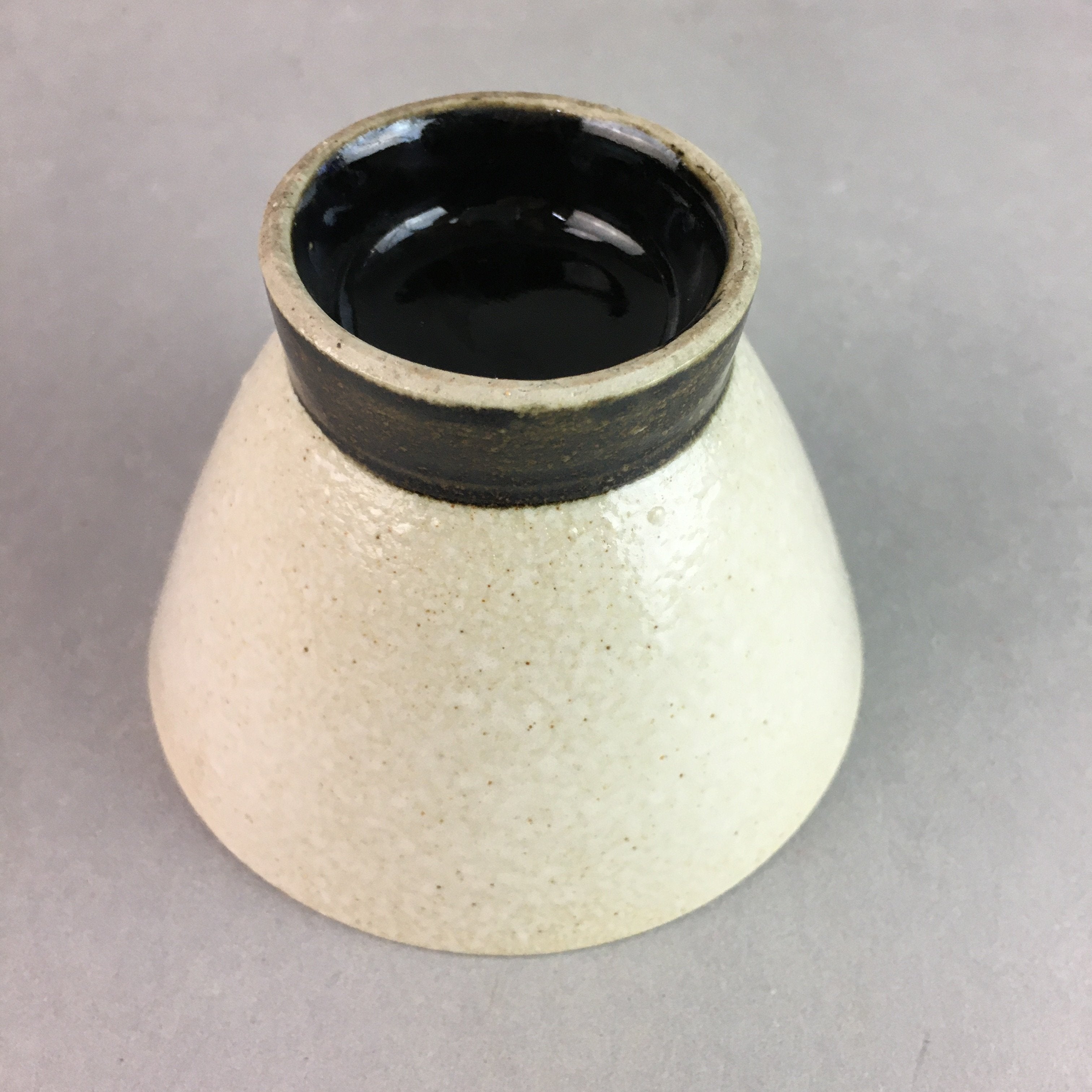 Japanese Ceramic Sake Cup Guinomi Sakazuki Vtg Pottery Leaf Design TC157