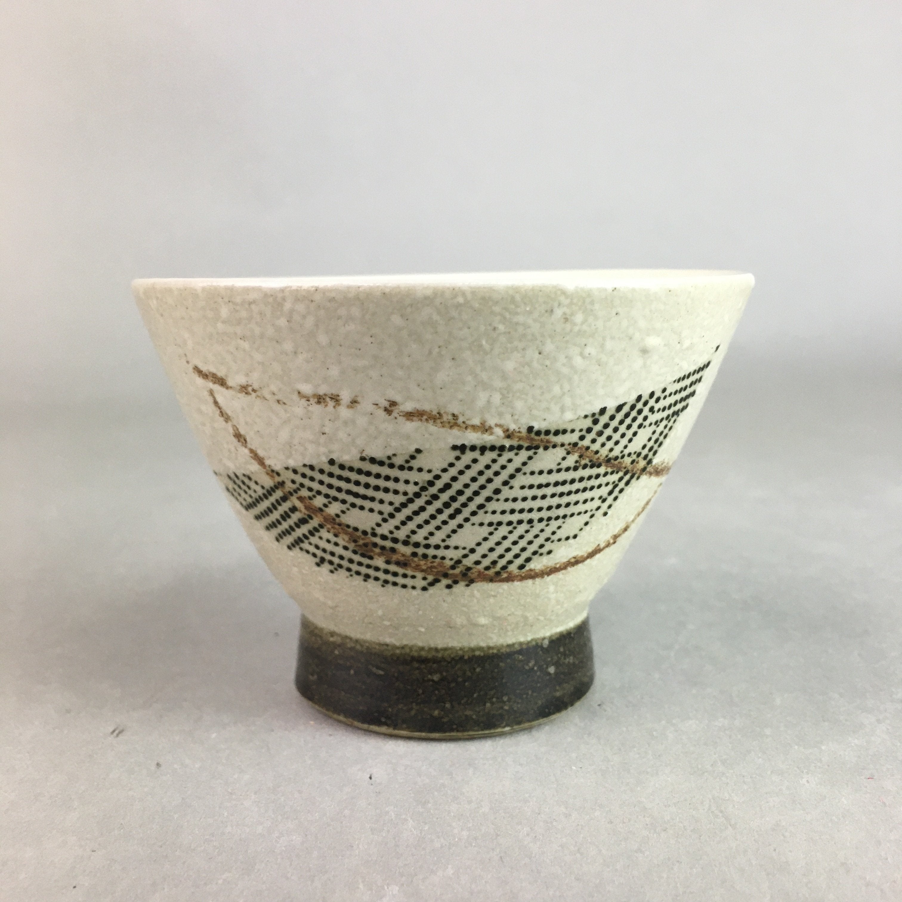 Japanese Ceramic Sake Cup Guinomi Sakazuki Vtg Pottery Leaf Design TC158