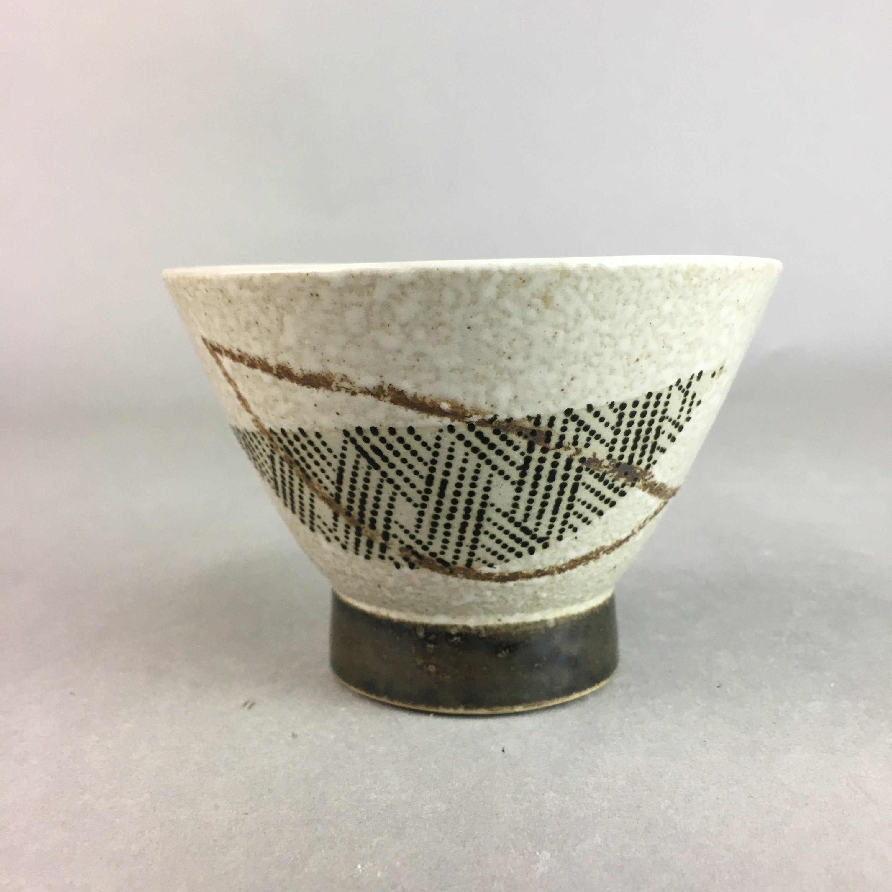 Japanese Ceramic Sake Cup Guinomi Sakazuki Vtg Pottery Leaf Design TC159
