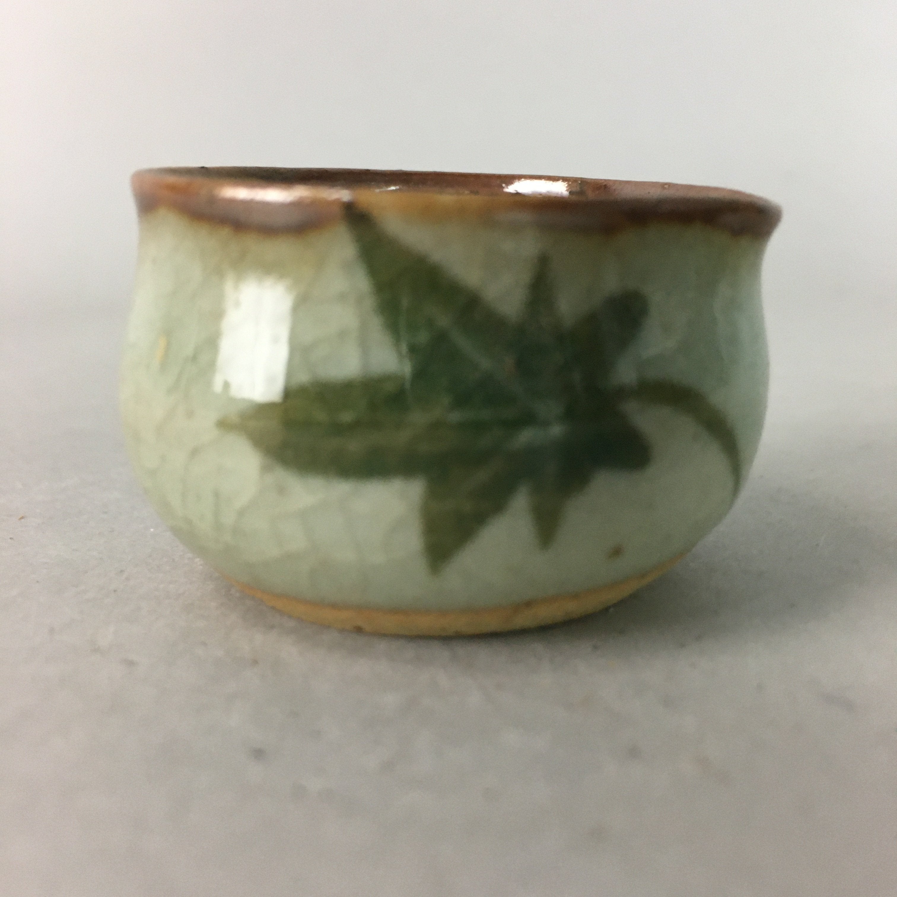 Japanese Ceramic Sake Cup Lipped Guinomi Sakazuki Vtg Pottery Gray GU717