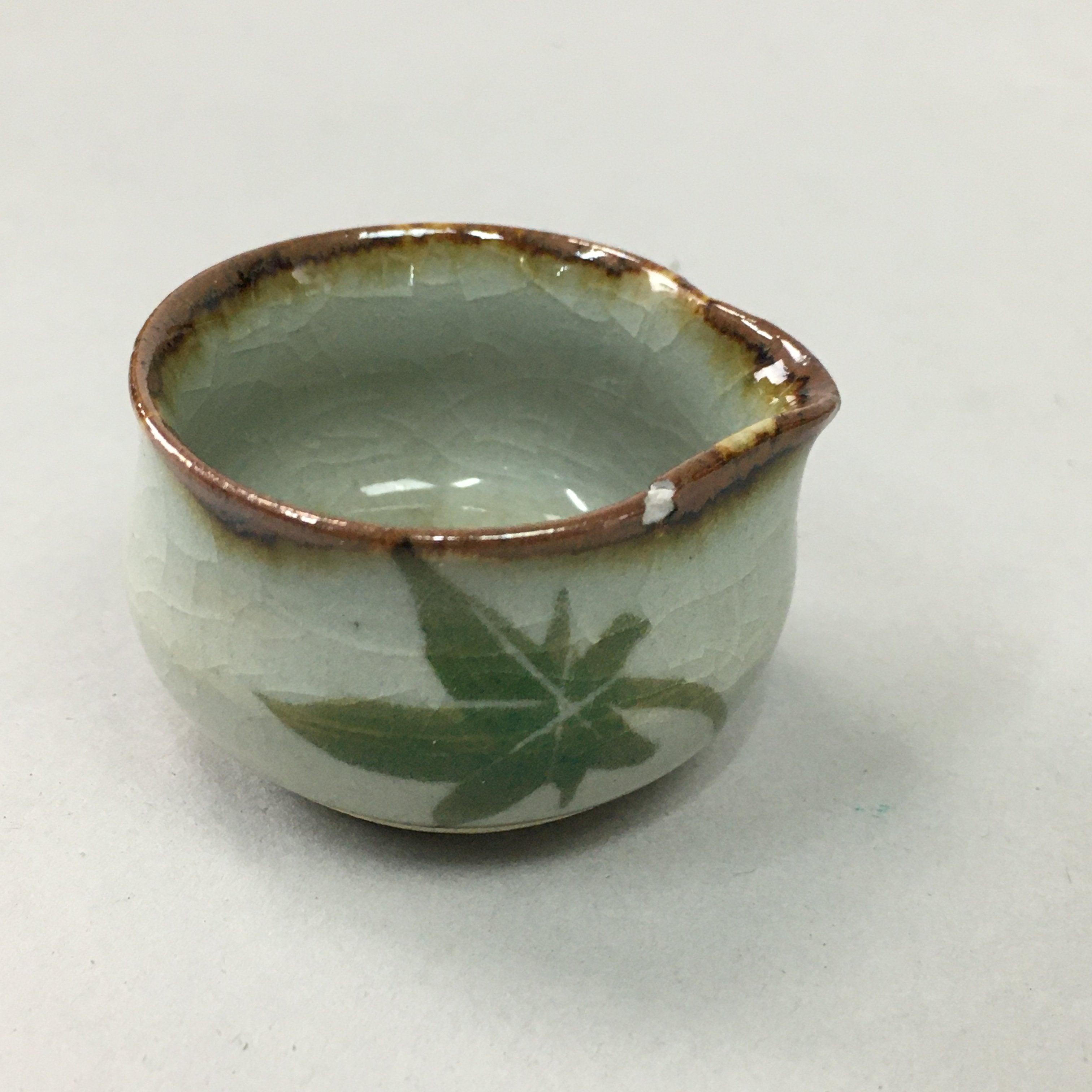 Japanese Ceramic Sake Cup Lipped Guinomi Sakazuki Vtg Pottery Gray GU718