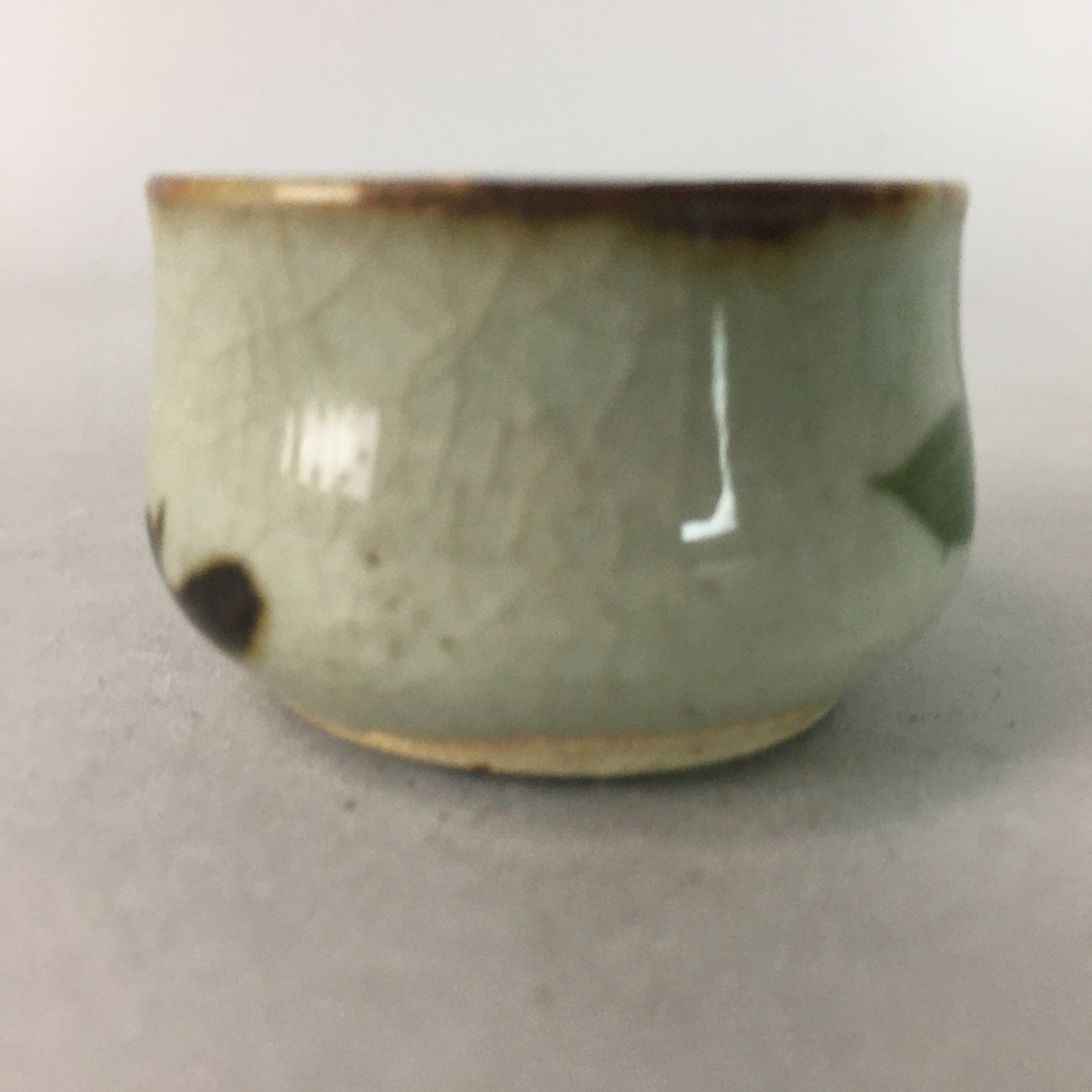 Japanese Ceramic Sake Cup Lipped Guinomi Sakazuki Vtg Pottery Gray GU719
