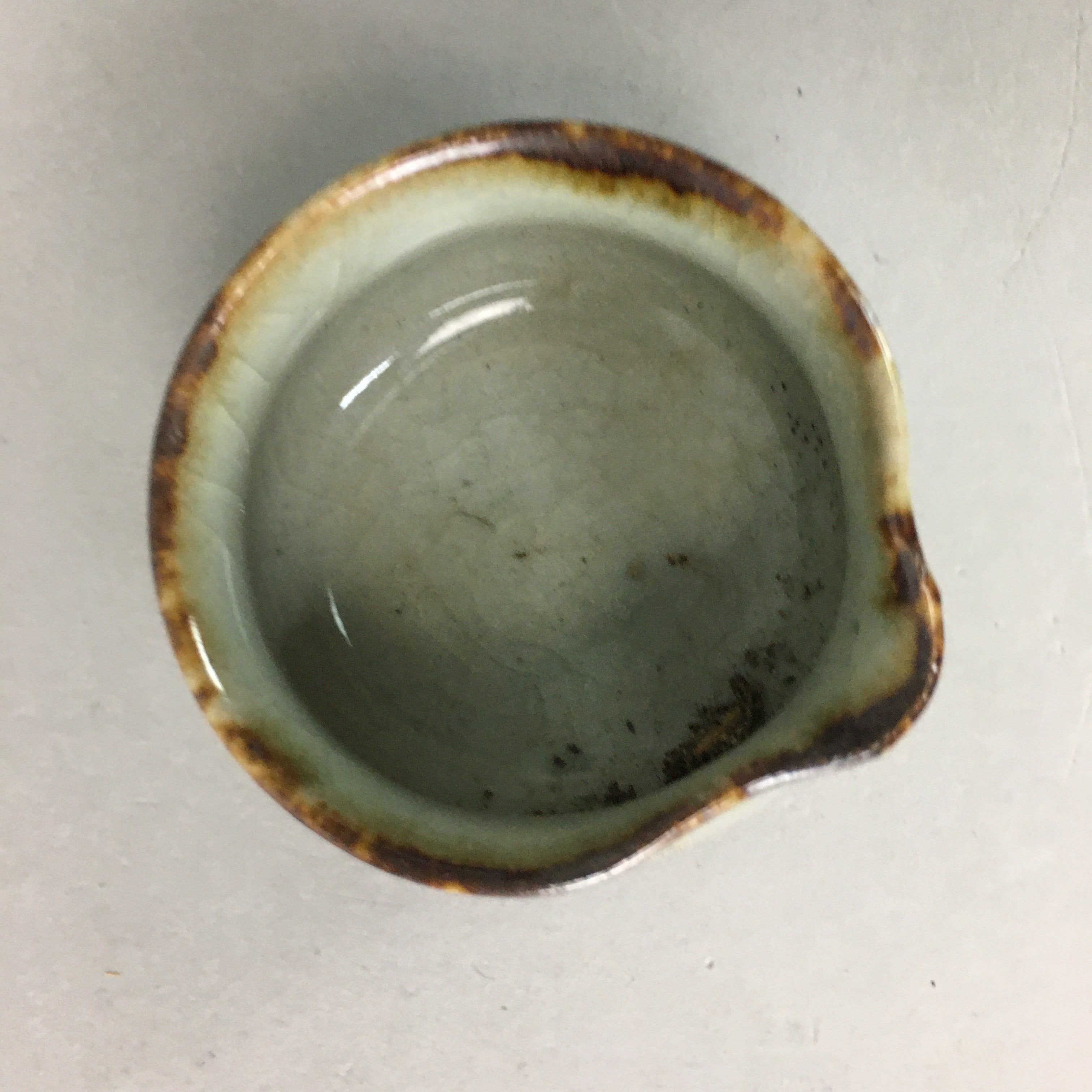 Japanese Ceramic Sake Cup Lipped Guinomi Sakazuki Vtg Pottery Gray GU719
