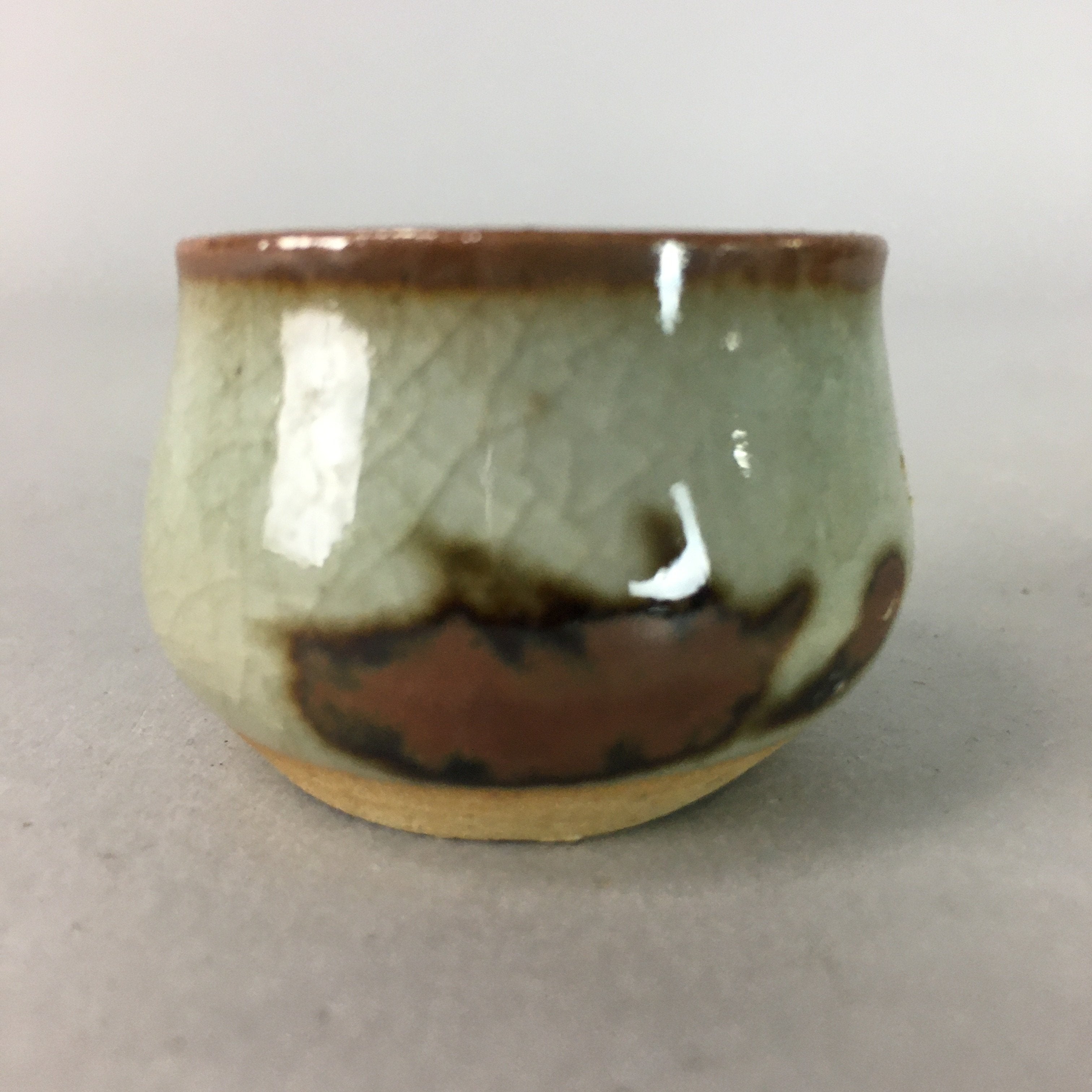Japanese Ceramic Sake Cup Lipped Guinomi Sakazuki Vtg Pottery Gray GU727