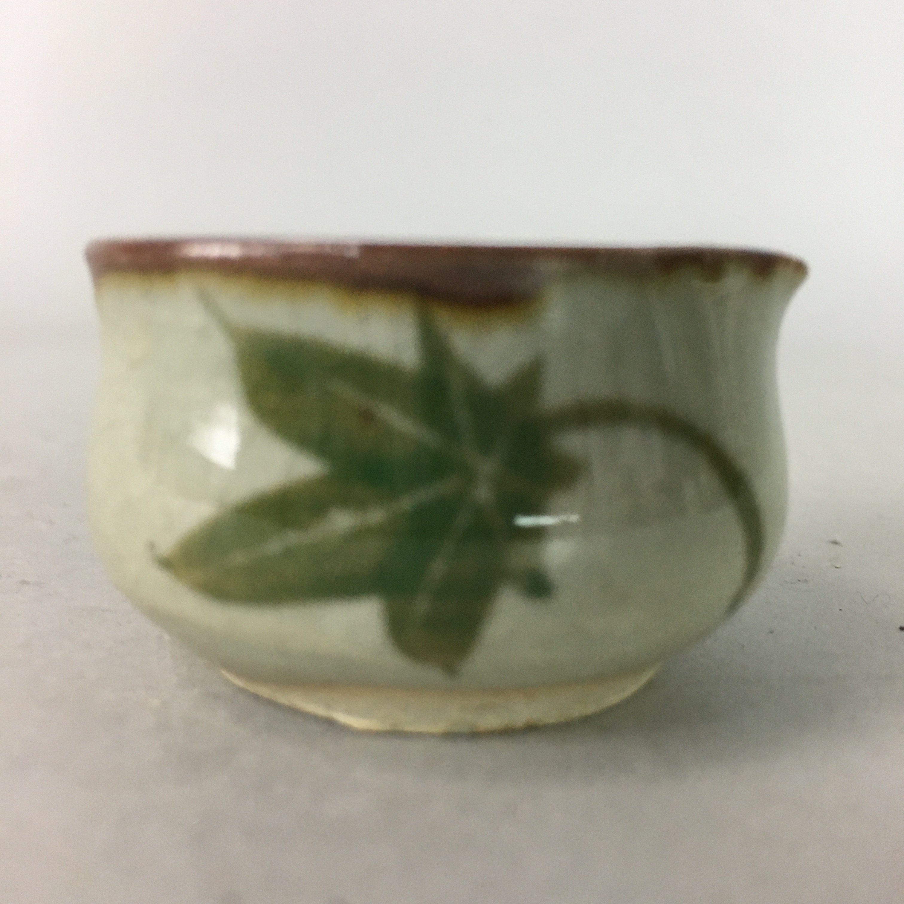 Japanese Ceramic Sake Cup Lipped Guinomi Sakazuki Vtg Pottery Gray GU728