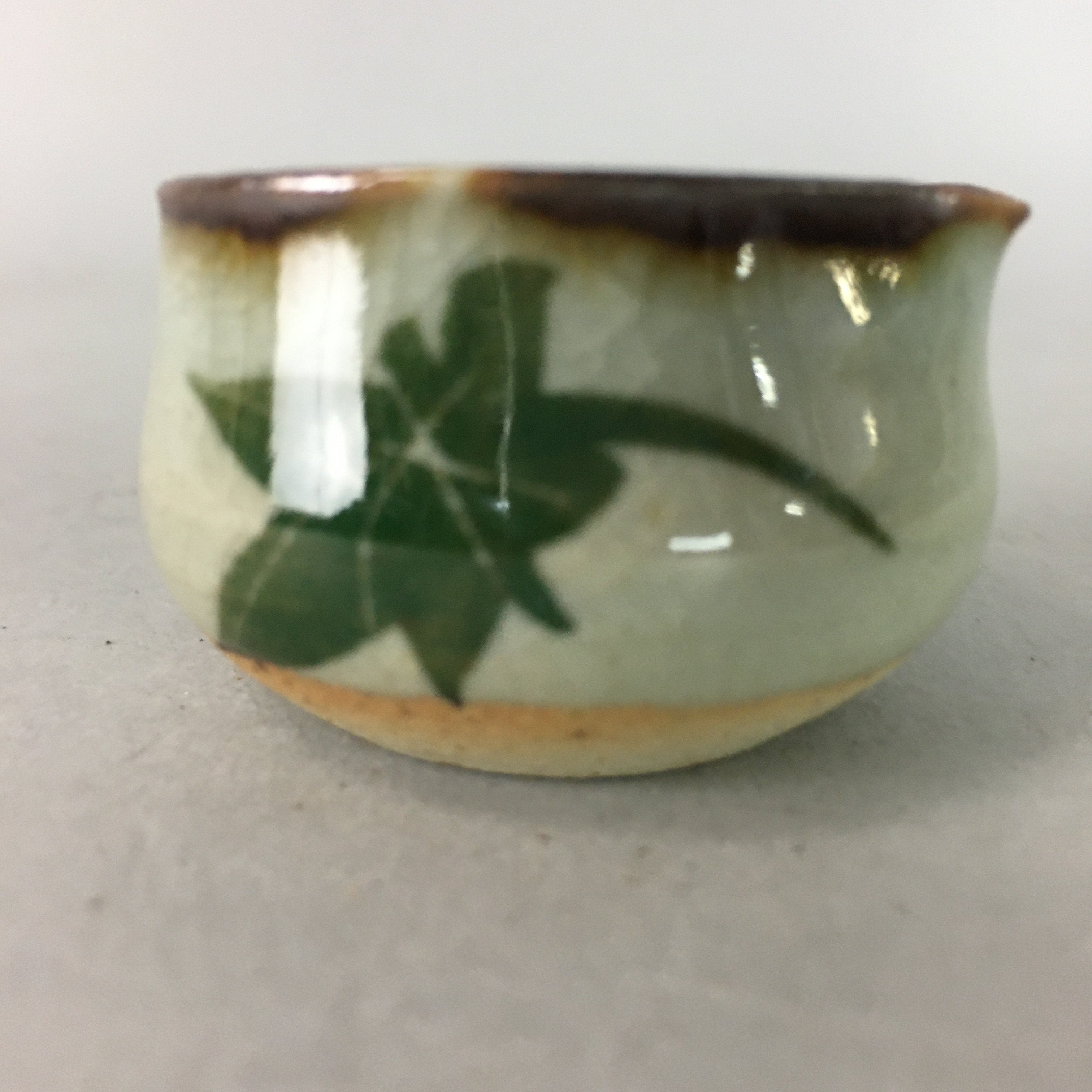 Japanese Ceramic Sake Cup Lipped Guinomi Sakazuki Vtg Pottery Gray GU729