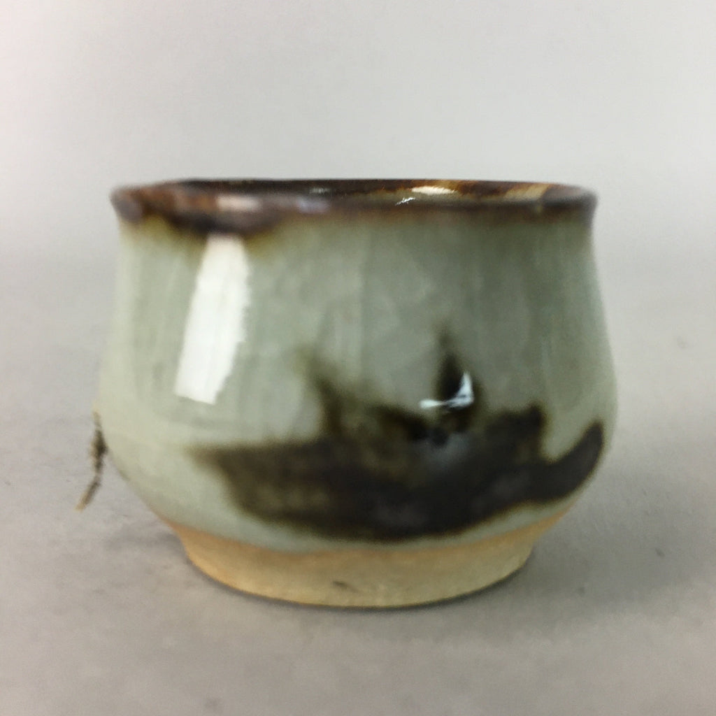 Japanese Ceramic Sake Cup Lipped Guinomi Sakazuki Vtg Pottery Gray GU730