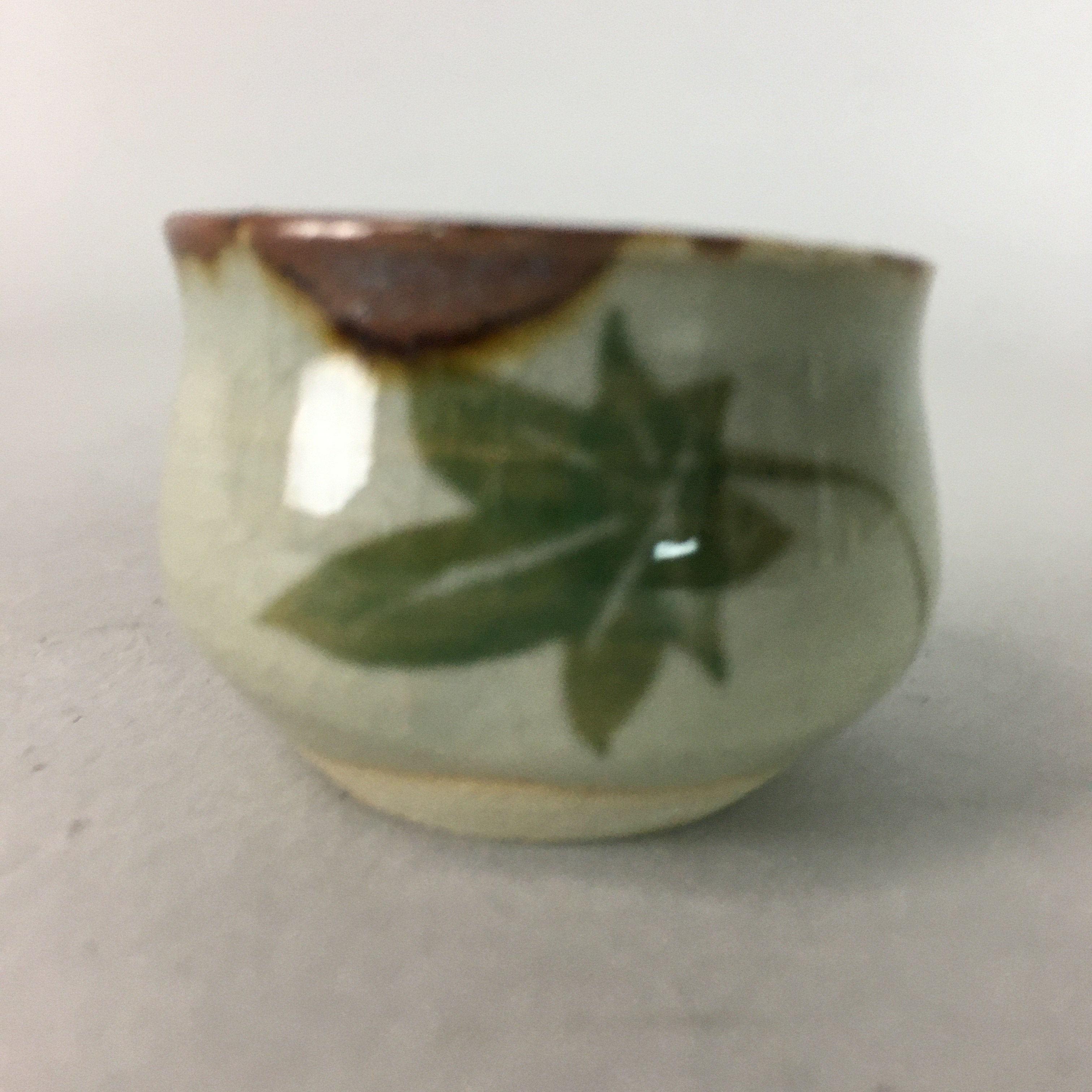 Japanese Ceramic Sake Cup Lipped Guinomi Sakazuki Vtg Pottery Gray GU731