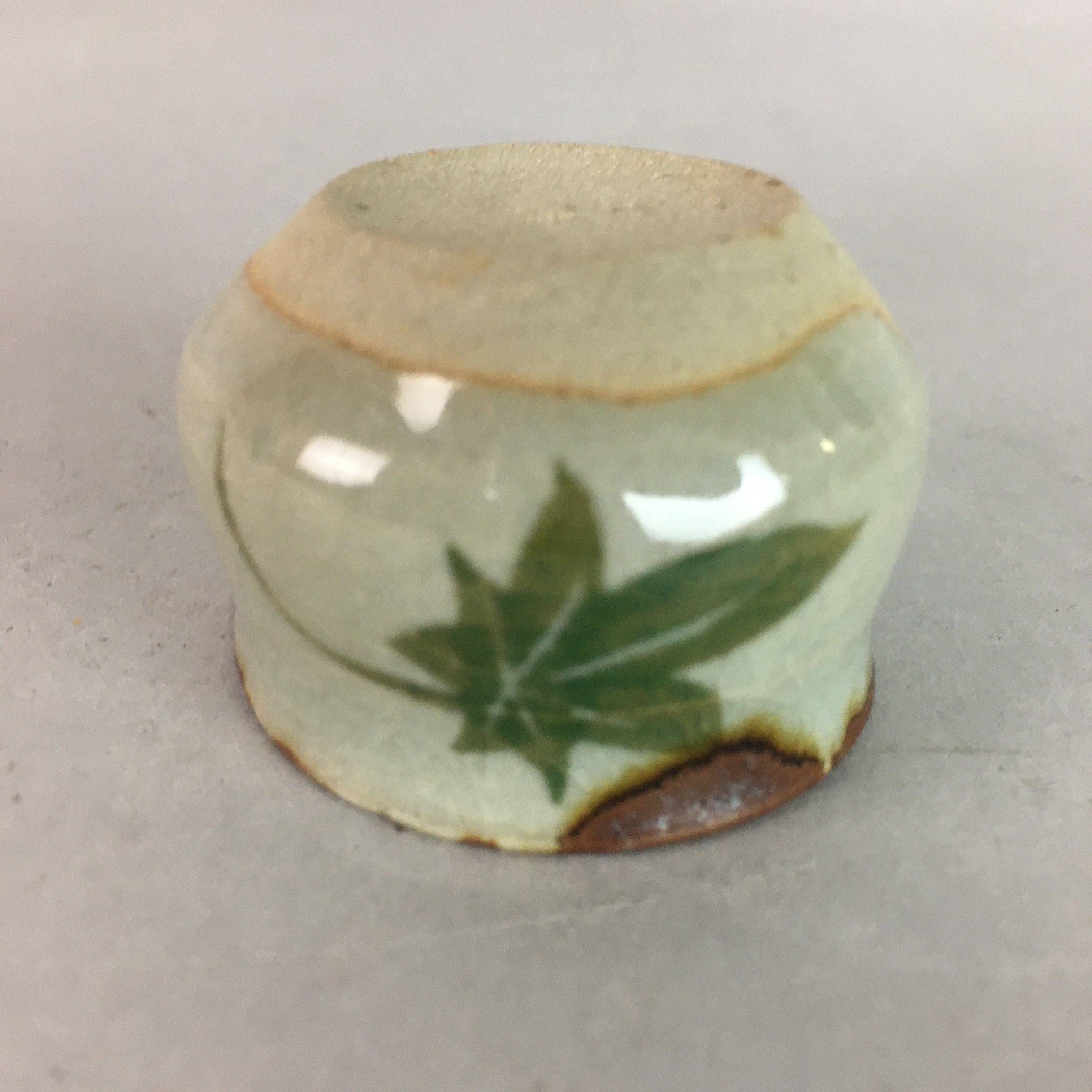 Japanese Ceramic Sake Cup Lipped Guinomi Sakazuki Vtg Pottery Gray GU731
