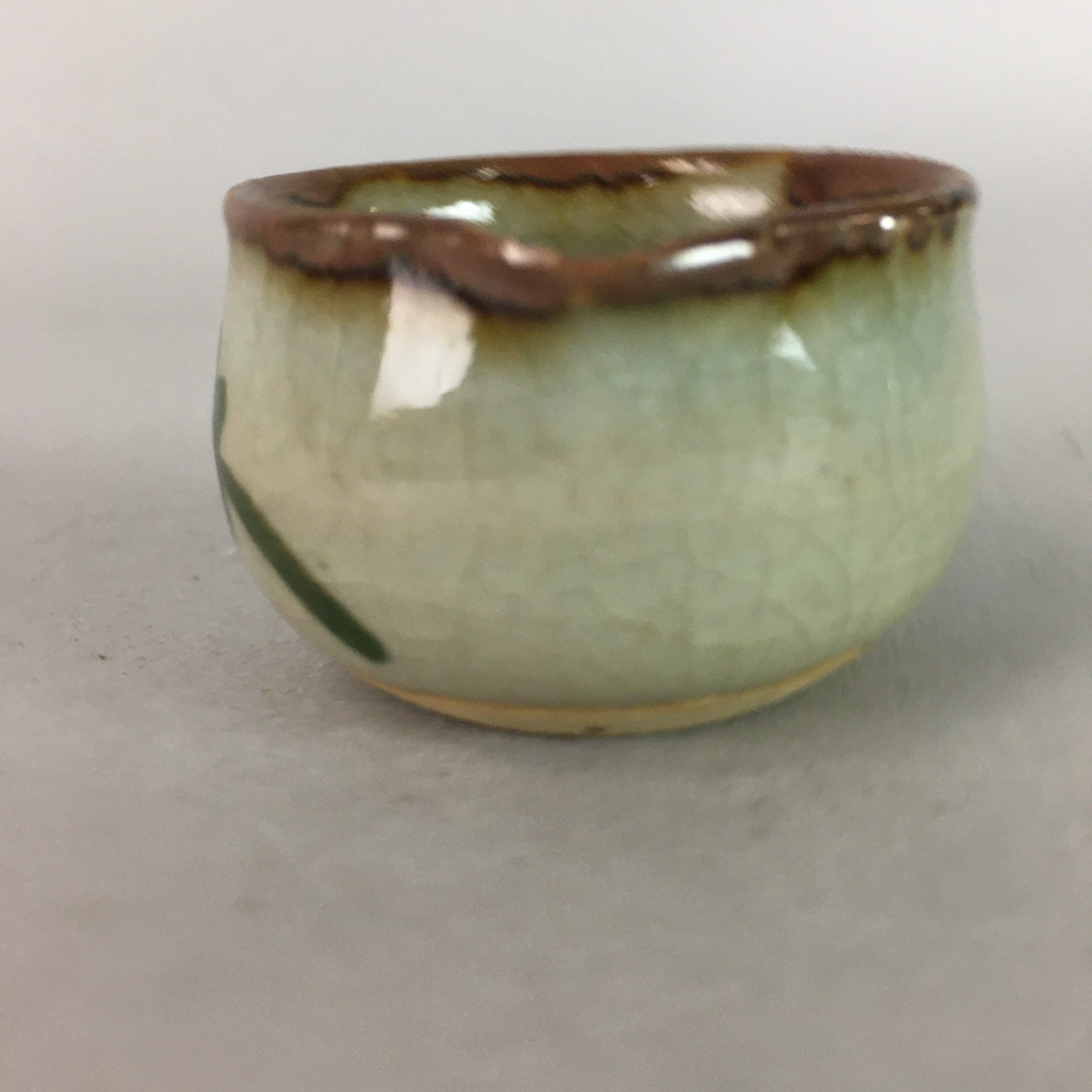 Japanese Ceramic Sake Cup Lipped Guinomi Sakazuki Vtg Pottery Gray GU732