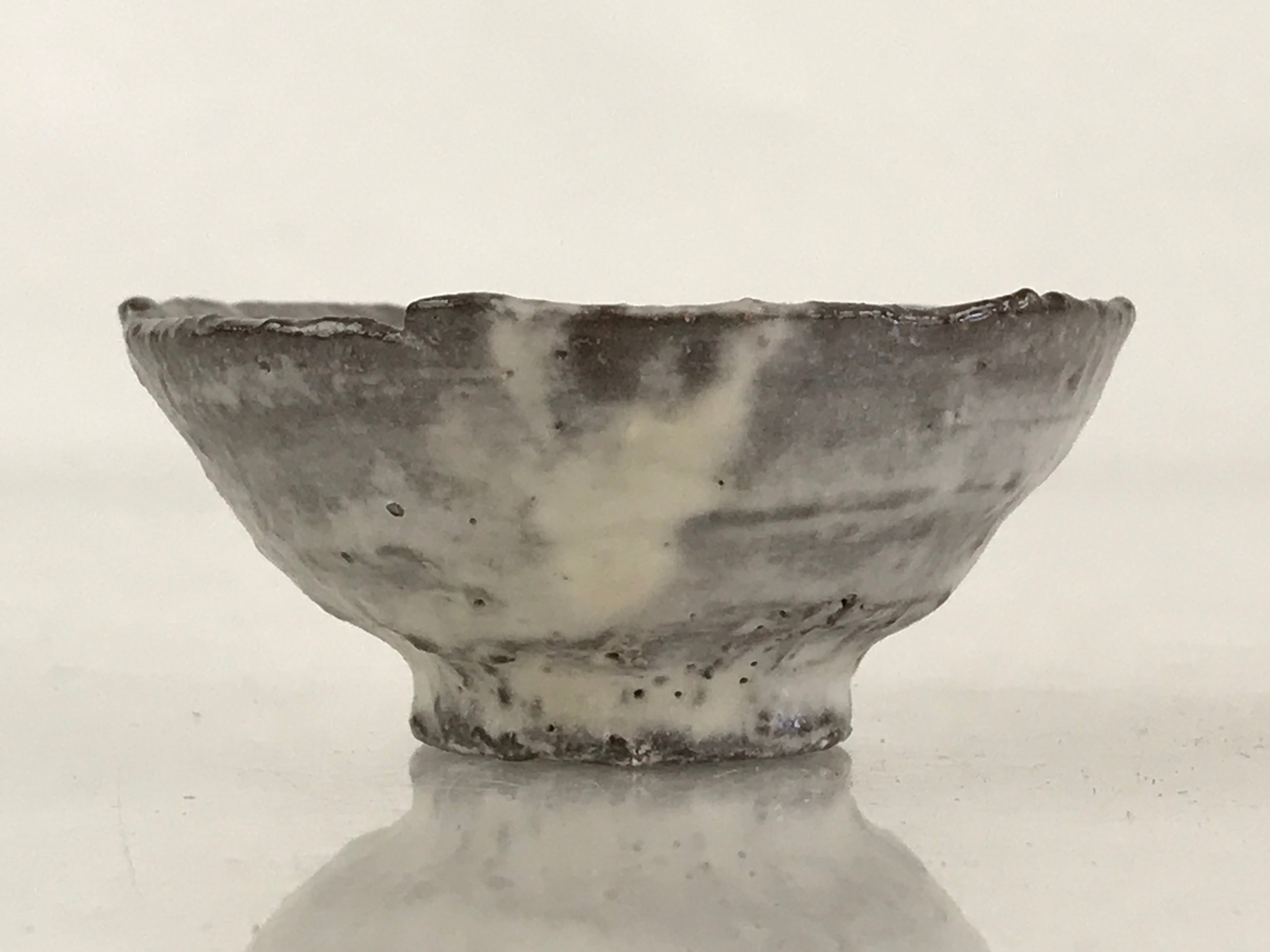 Japanese Ceramic Sake Cup Vtg Gray White Glaze Guinomi Ochoko Sakazuki G70