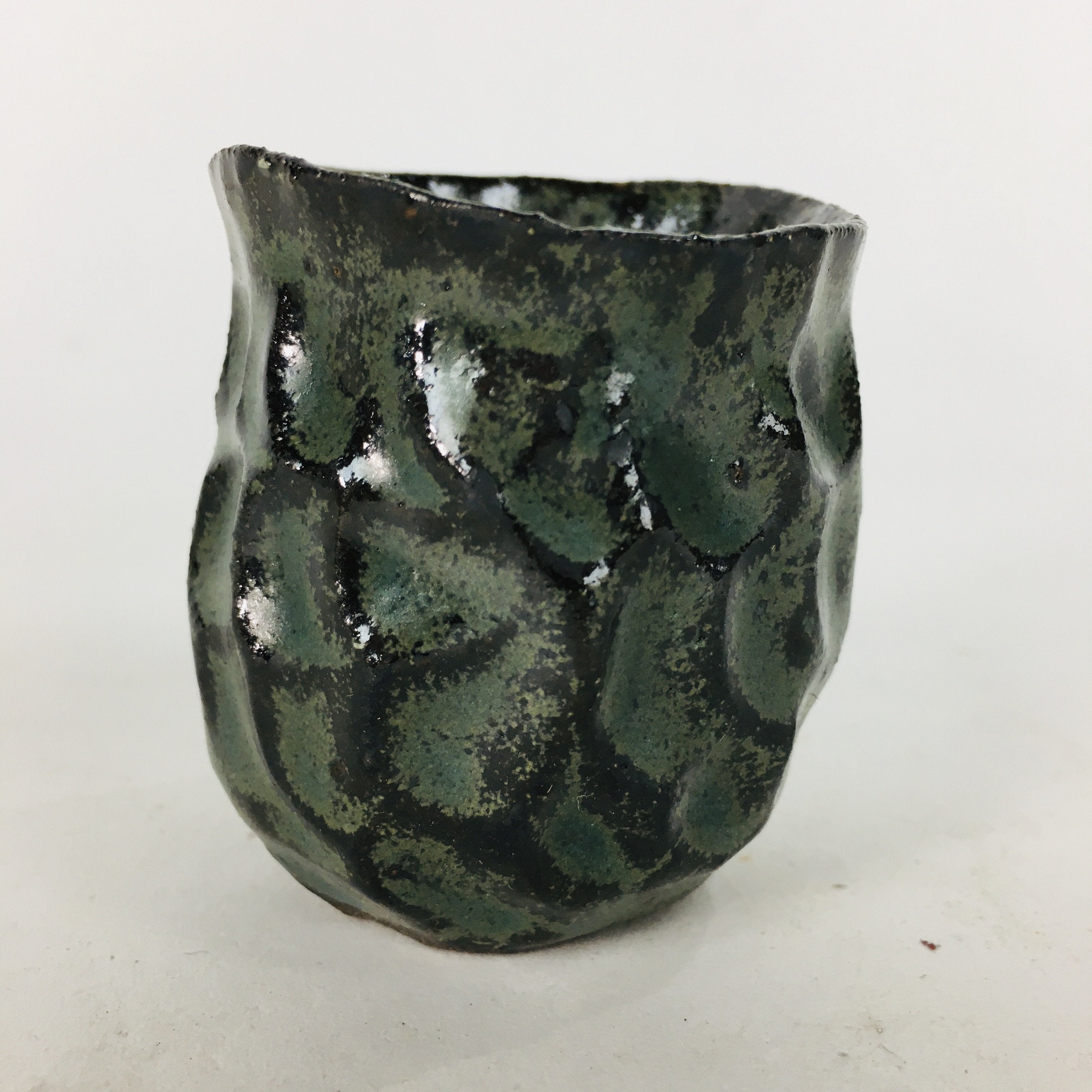 Japanese Ceramic Sake Cup Vtg Pottery Guinomi Ochoko Black Glaze Dimple GU916
