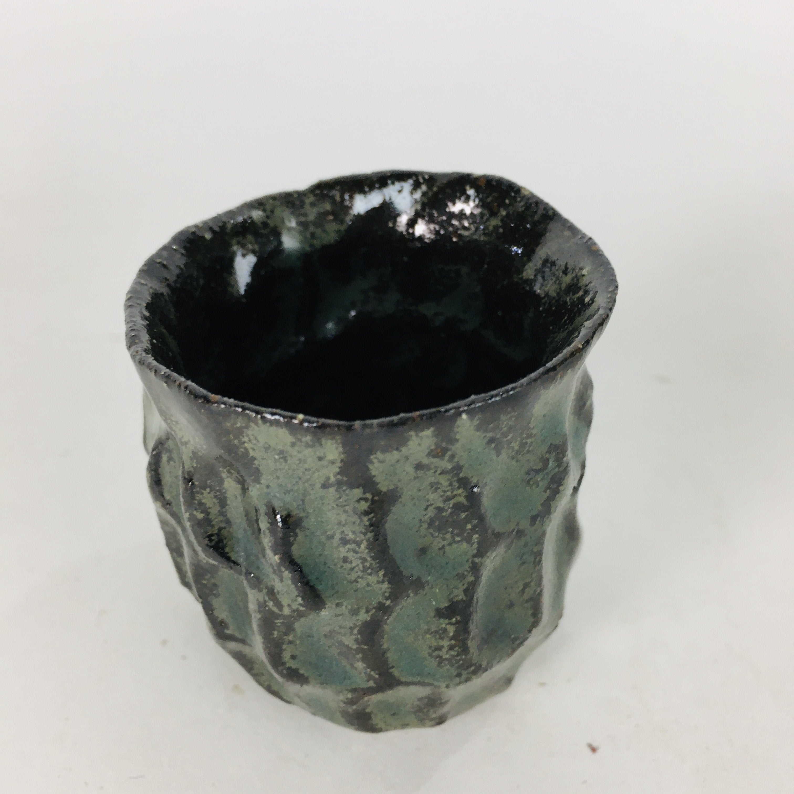 Japanese Ceramic Sake Cup Vtg Pottery Guinomi Ochoko Black Glaze Dimple GU916