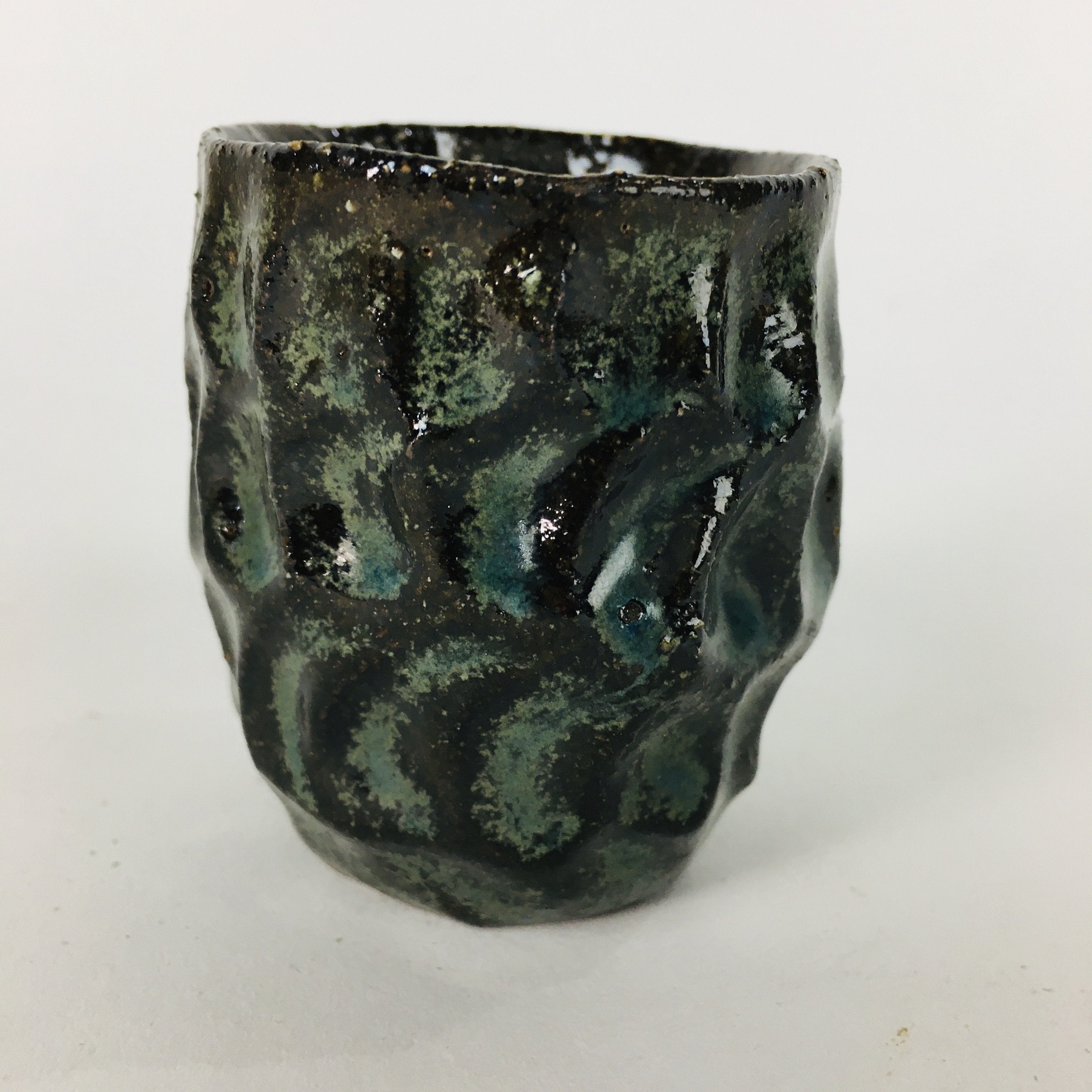 Japanese Ceramic Sake Cup Vtg Pottery Guinomi Ochoko Black Glaze Dimple GU920