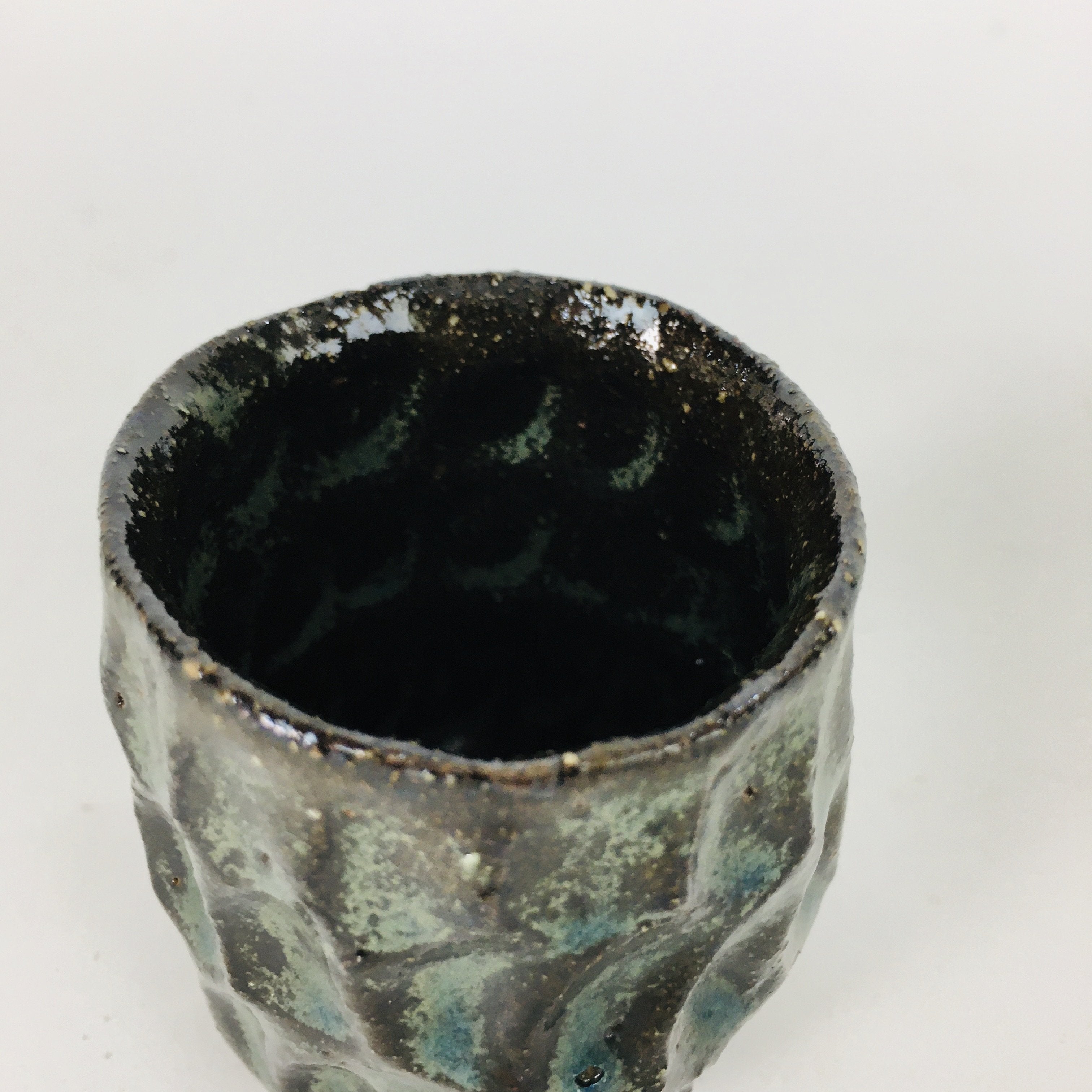 Japanese Ceramic Sake Cup Vtg Pottery Guinomi Ochoko Black Glaze Dimple GU920
