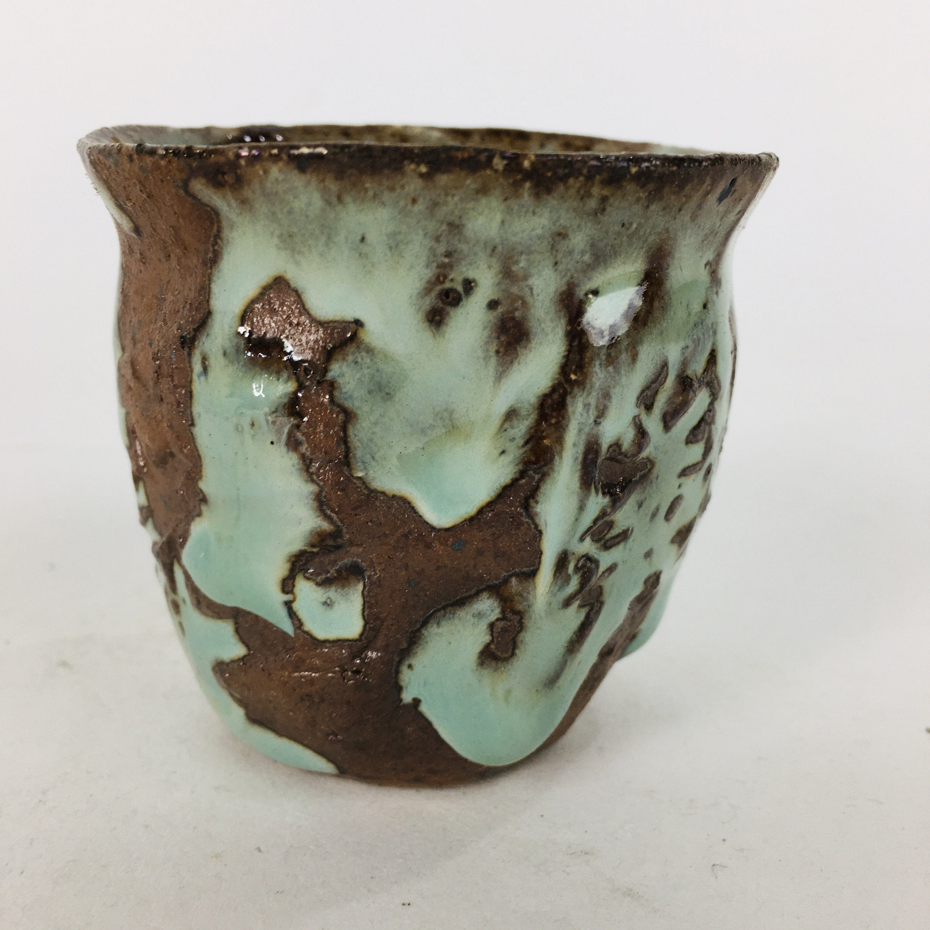 Japanese Ceramic Sake Cup Vtg Pottery Guinomi Ochoko Green Brown GU 919