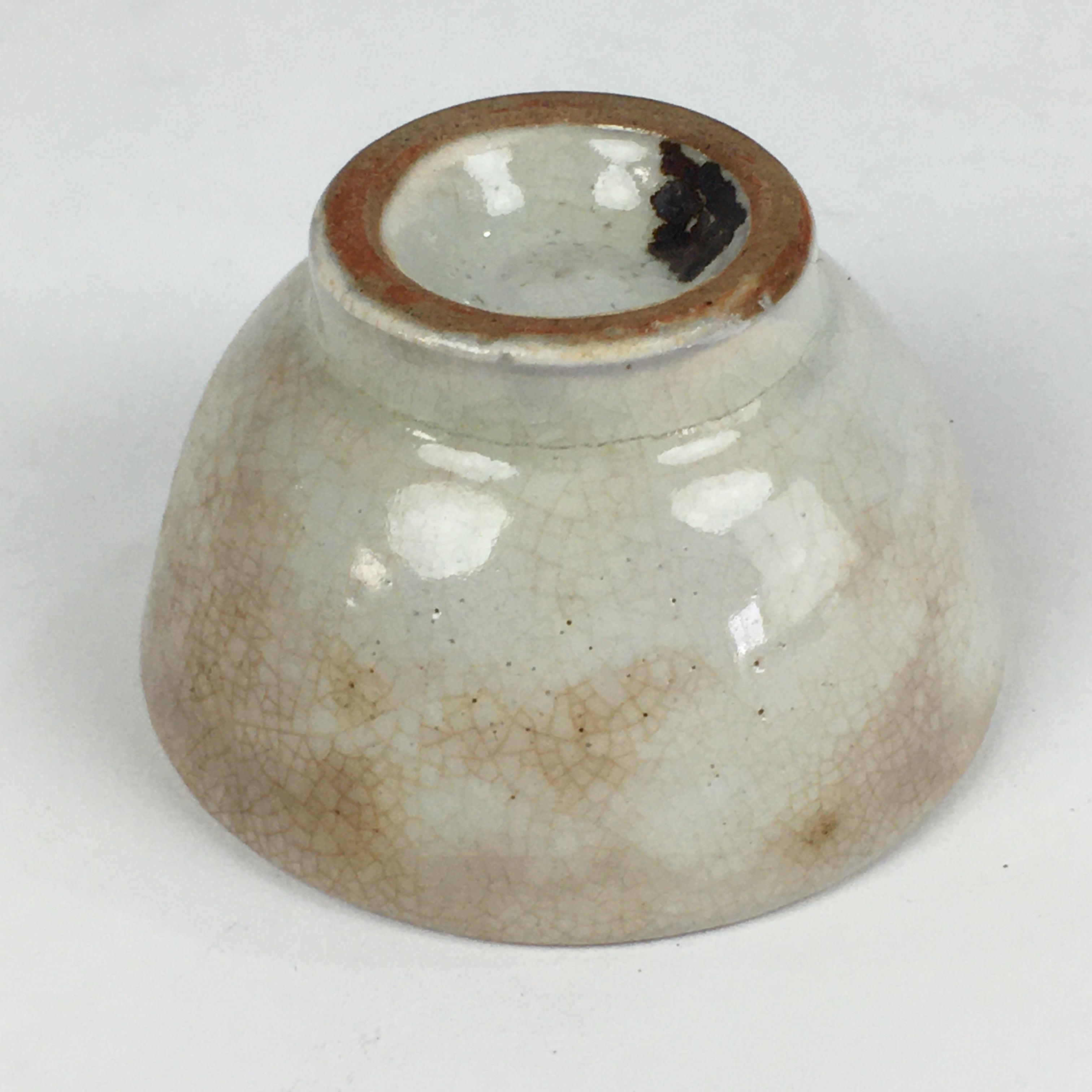 Japanese Ceramic Sake Cup Vtg Pottery Yakimono Guinomi Ochoko White G53