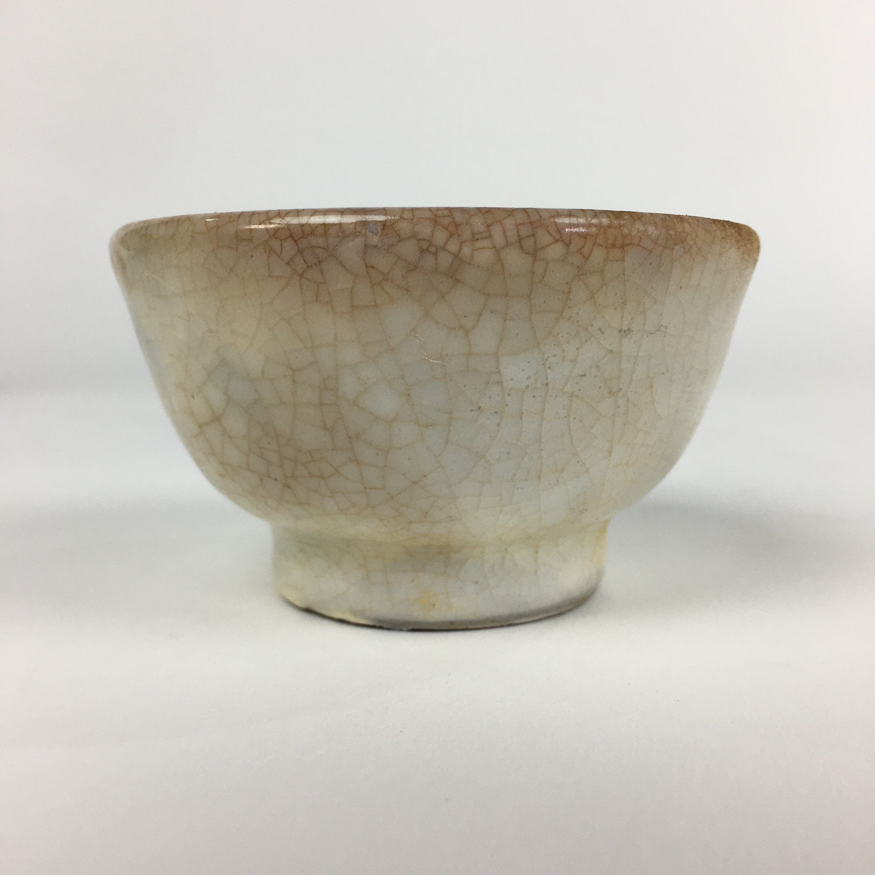 Japanese Ceramic Sake Cup Vtg Pottery Yakimono Guinomi Ochoko White G54