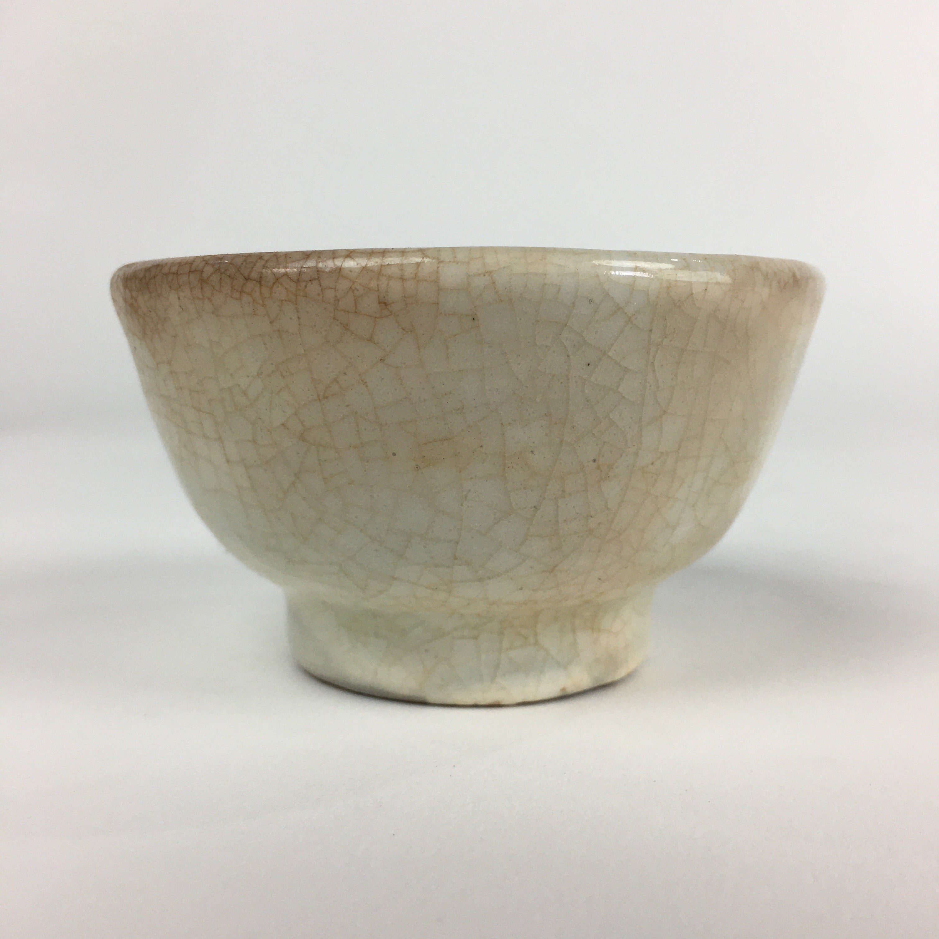 Japanese Ceramic Sake Cup Vtg Pottery Yakimono Guinomi Ochoko White G54