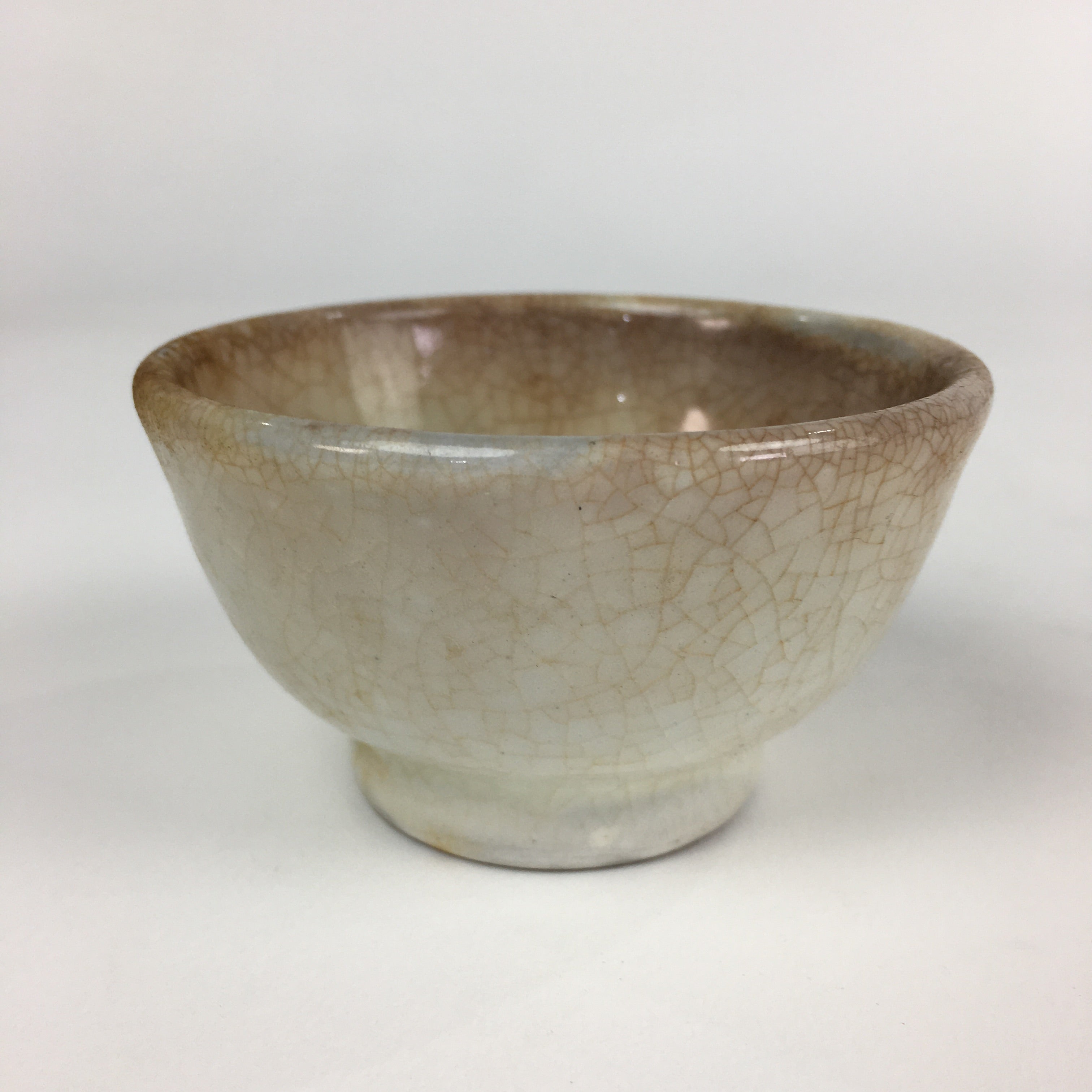 Japanese Ceramic Sake Cup Vtg Pottery Yakimono Guinomi Ochoko White G54