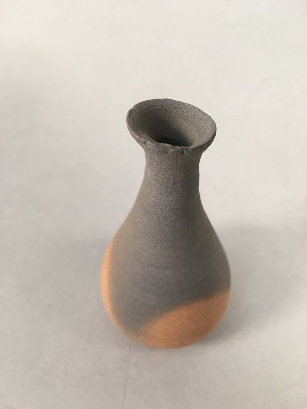 Japanese Ceramic Single Flower Vase Kabin Vtg Pottery Gray Long Neck MFV74