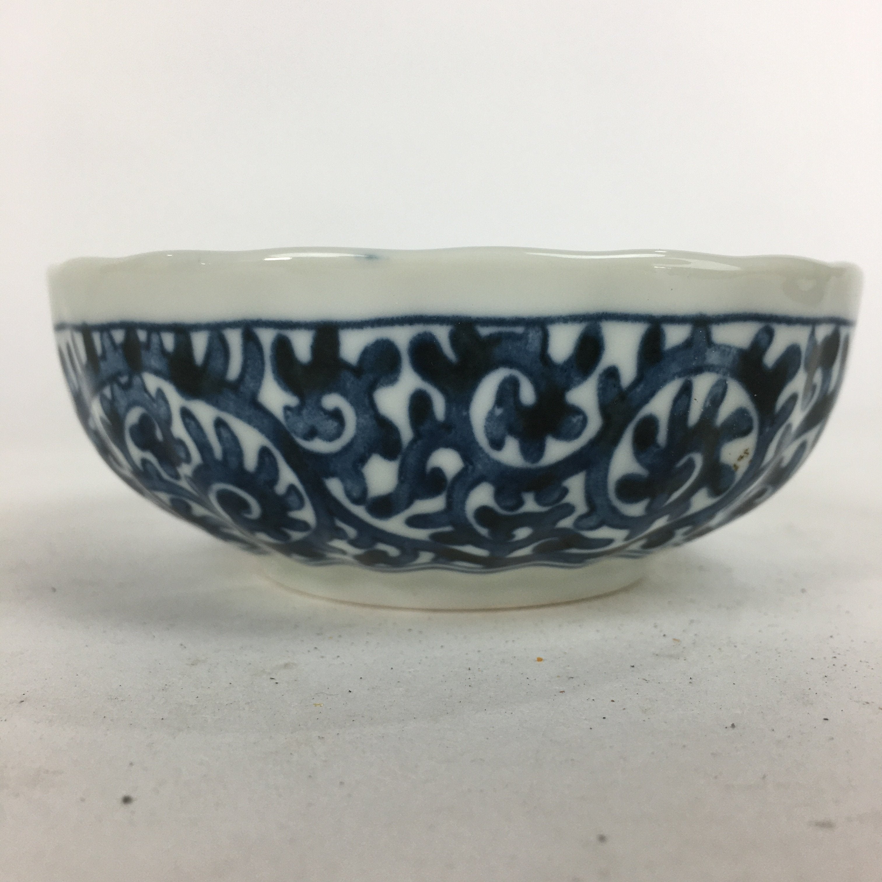 Japanese Ceramic Small Bowl Sometsuke Vtg Pottery Arabesque Design PP639