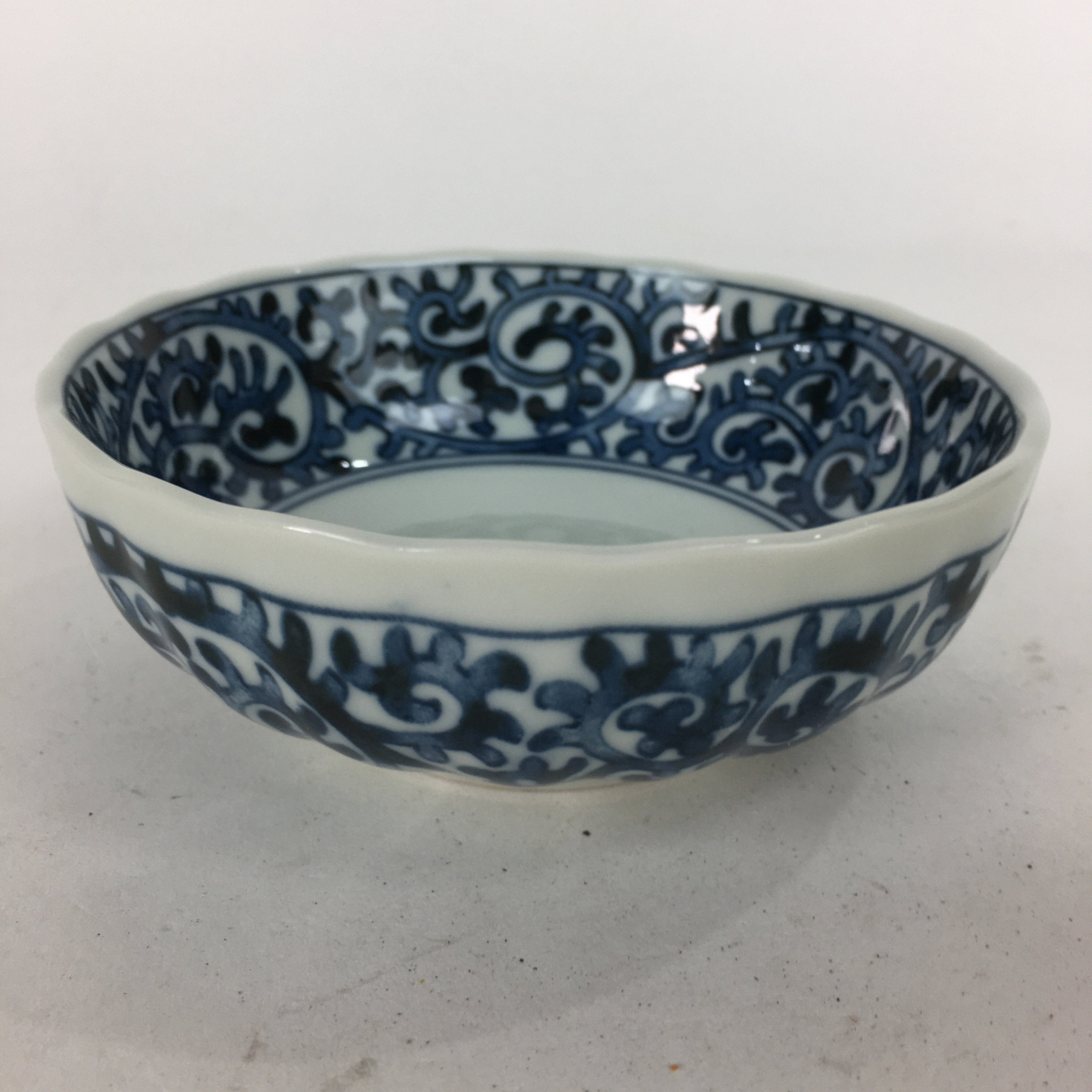 Japanese Ceramic Small Bowl Sometsuke Vtg Pottery Arabesque Design PP639
